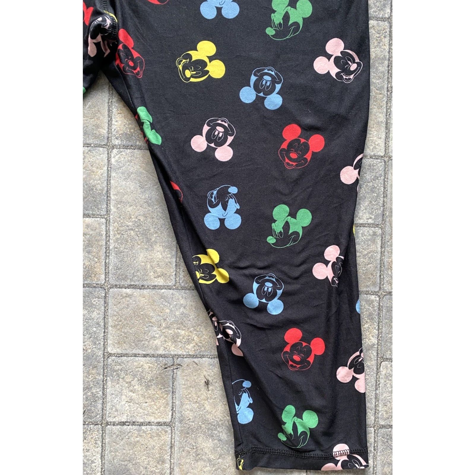 Disney Disney Mickey Mouse Leggings Women 1X Cropped Black Multicolor Size 40" / US 18 - 4 Thumbnail