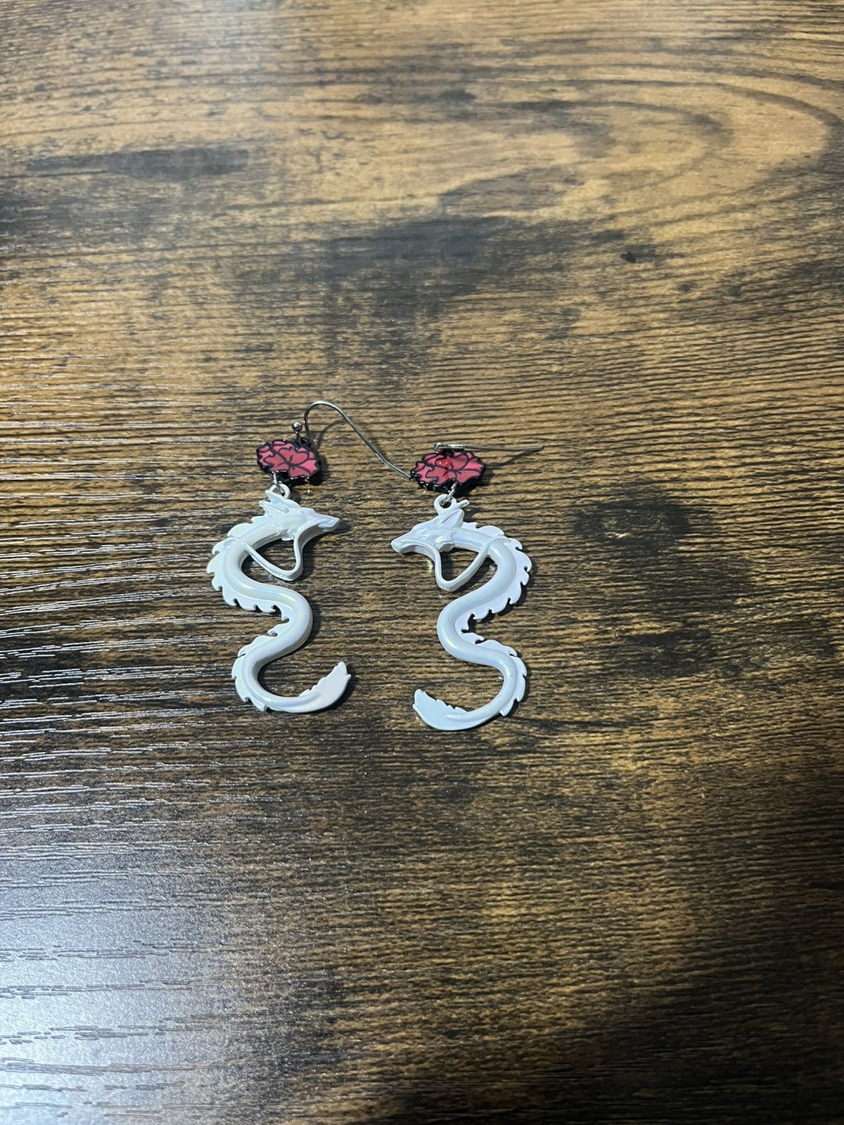 Other White dragon haku spirited away earrings Size ONE SIZE - 1 Thumbnail
