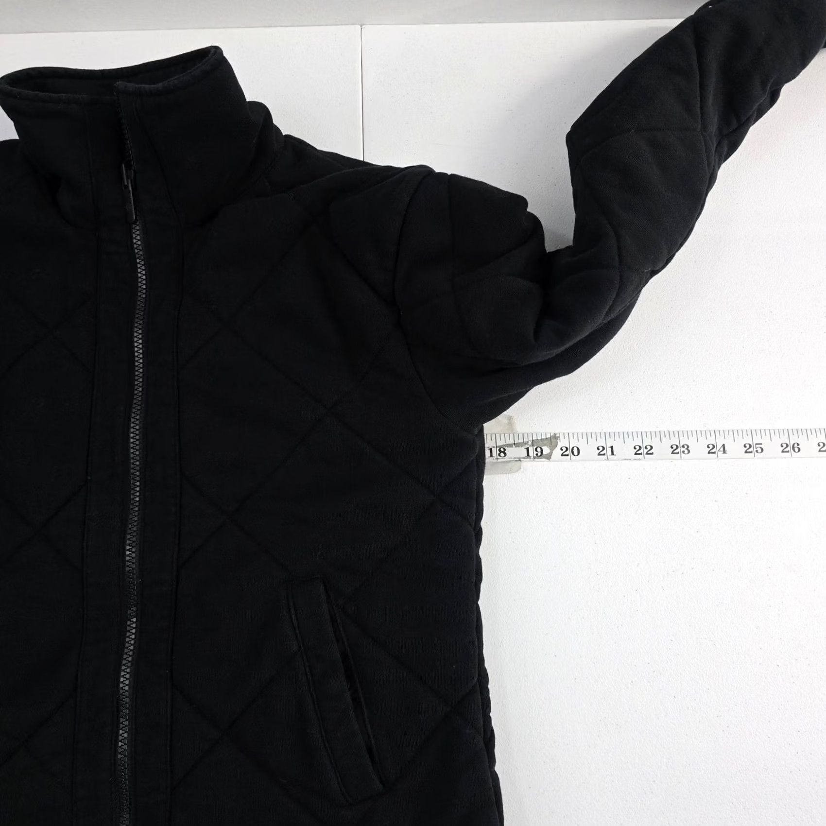 Lululemon Lululemon Black Quilted Full Zip Jacket Womens Sz 4 Athletic Outerwear Full Zip Warm Cozy Size S / US 4 / IT 40 - 5 Thumbnail