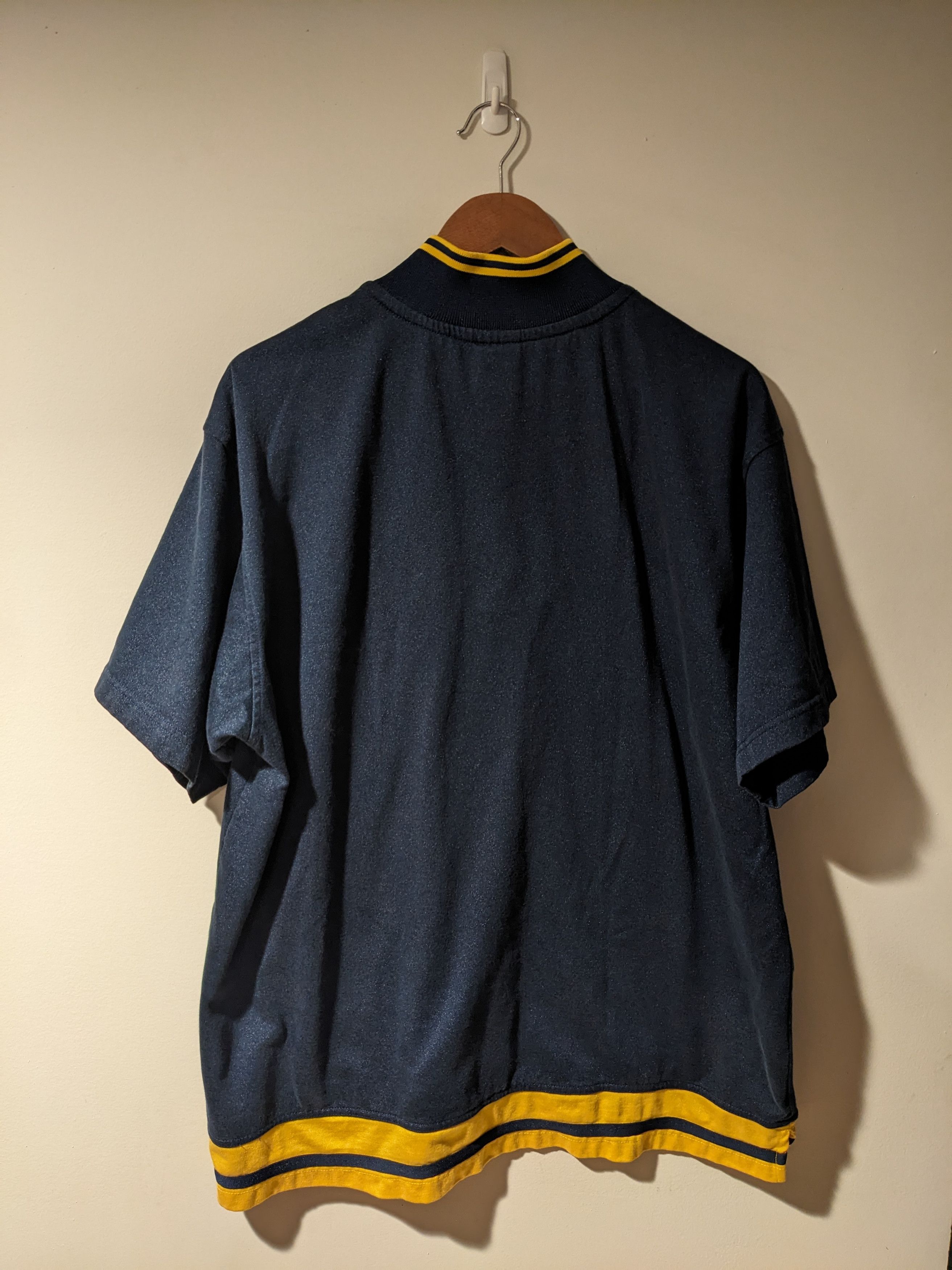 Vintage Vintage 90s Nike Team Michigan University Snap Up T-Shirt Size US L / EU 52-54 / 3 - 6 Thumbnail