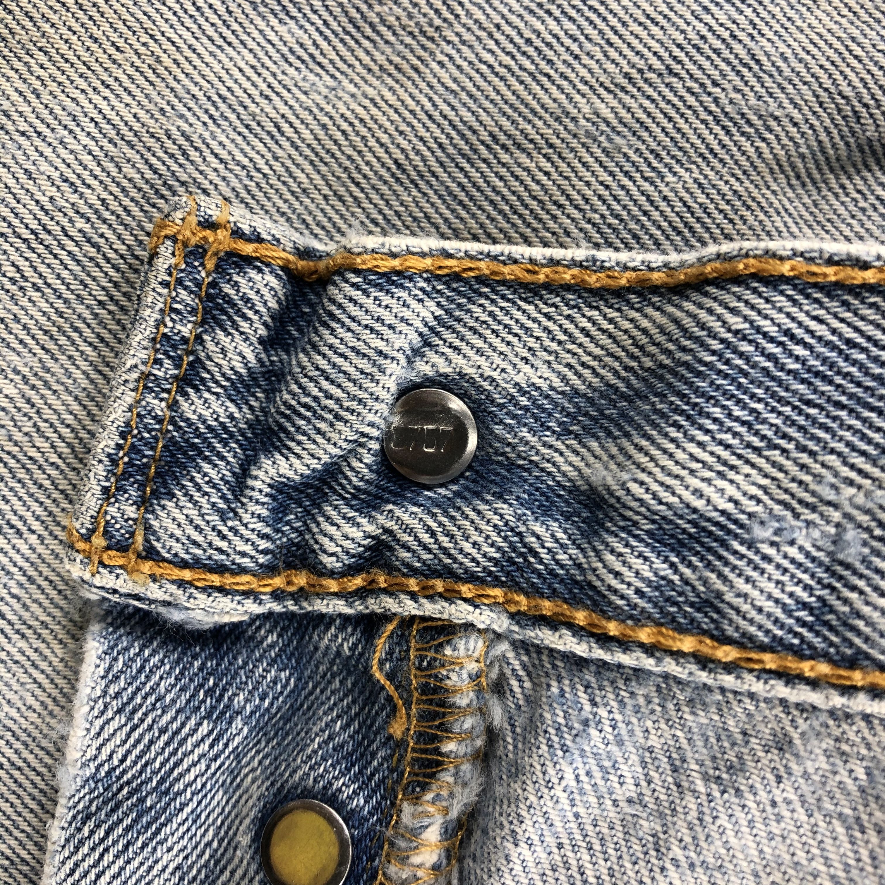 Levi's Vintage Light Wash Levis 501 Jeans-J2259 Size US 34 / EU 50 - 13 Thumbnail