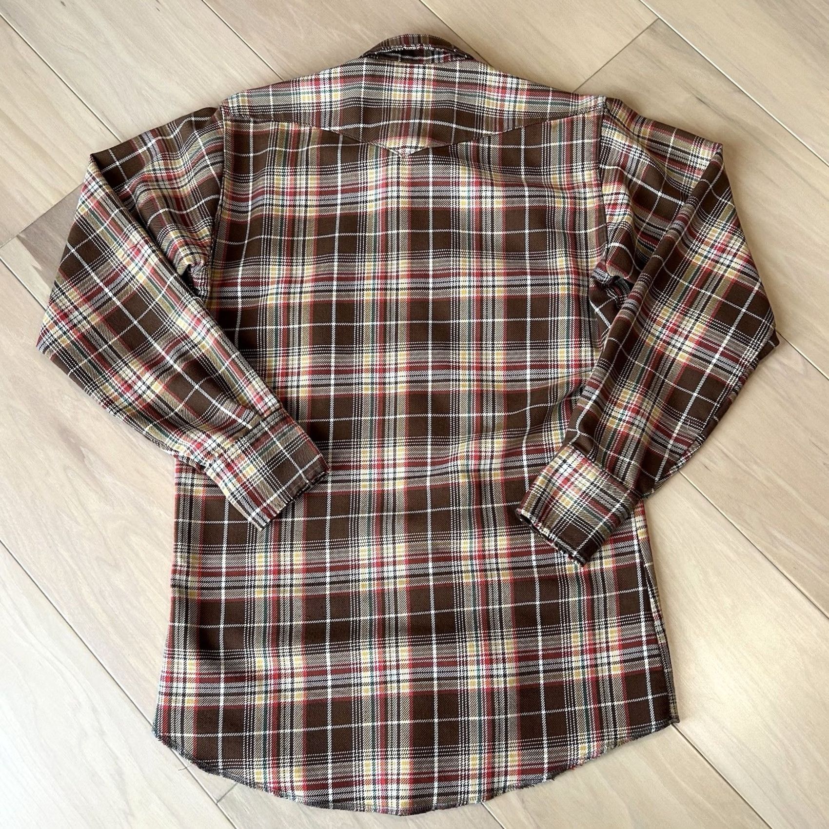 Wrangler VINTAGE Wrangler Shirt Men 15x33 Pearl Snap Plaid Flannel Distressed Button-Up Western Cowboy 60s 70s Hipster USA Shacket Regular Mens Size US M / EU 48-50 / 2 - 5 Thumbnail