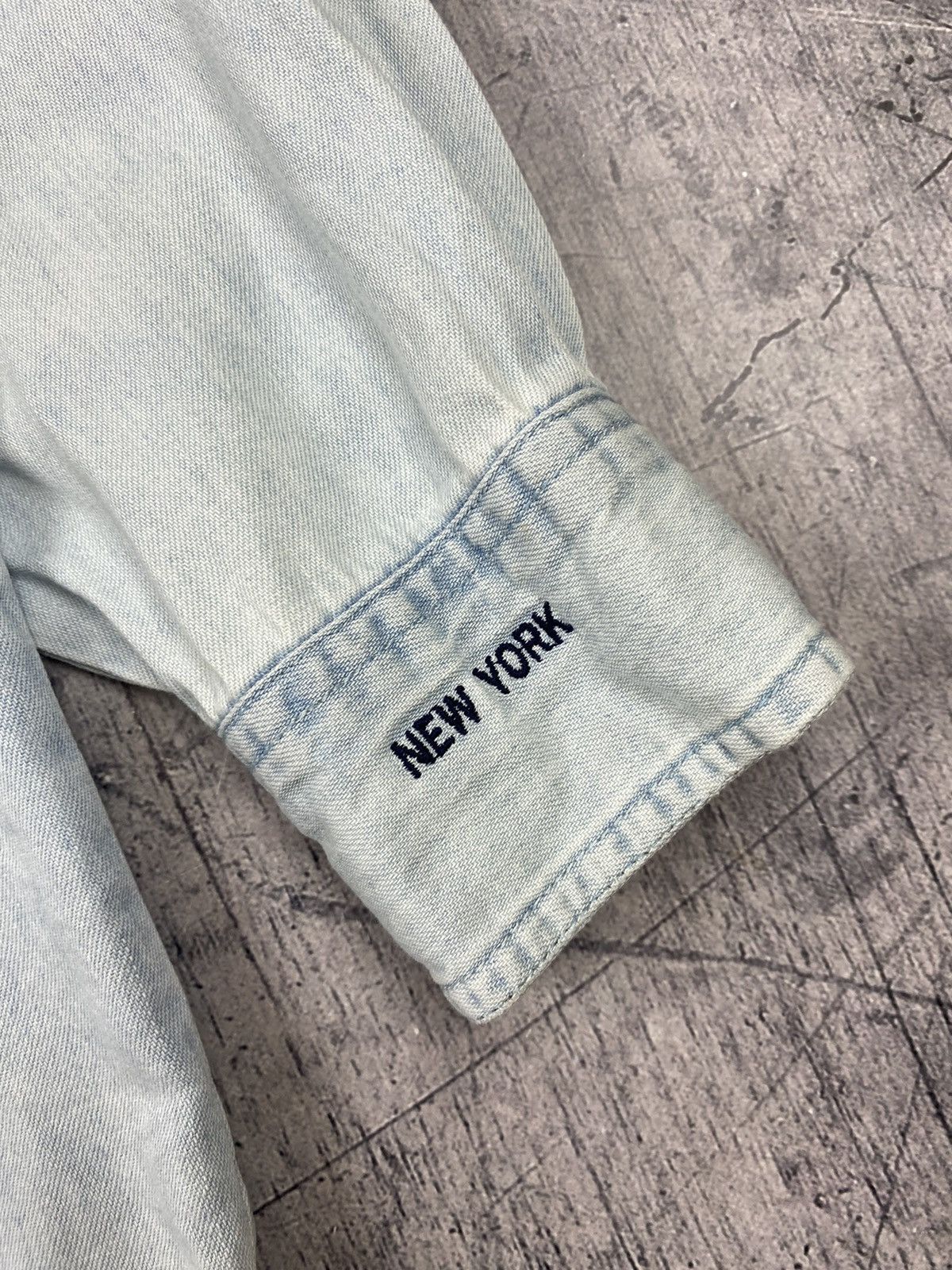 Hard Rock Cafe Vintage Hard Rock Cafe New York Denim Button Up Shirt Size US S / EU 44-46 / 1 - 7 Thumbnail