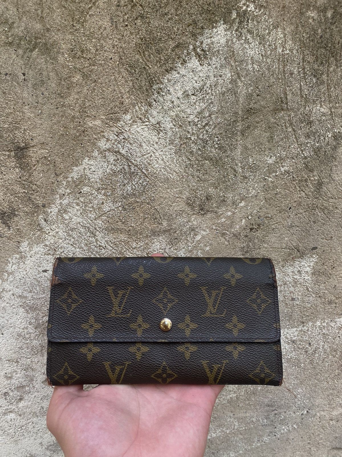 Louis Vuitton Louis Vuitton Wallet Size ONE SIZE - 1 Thumbnail