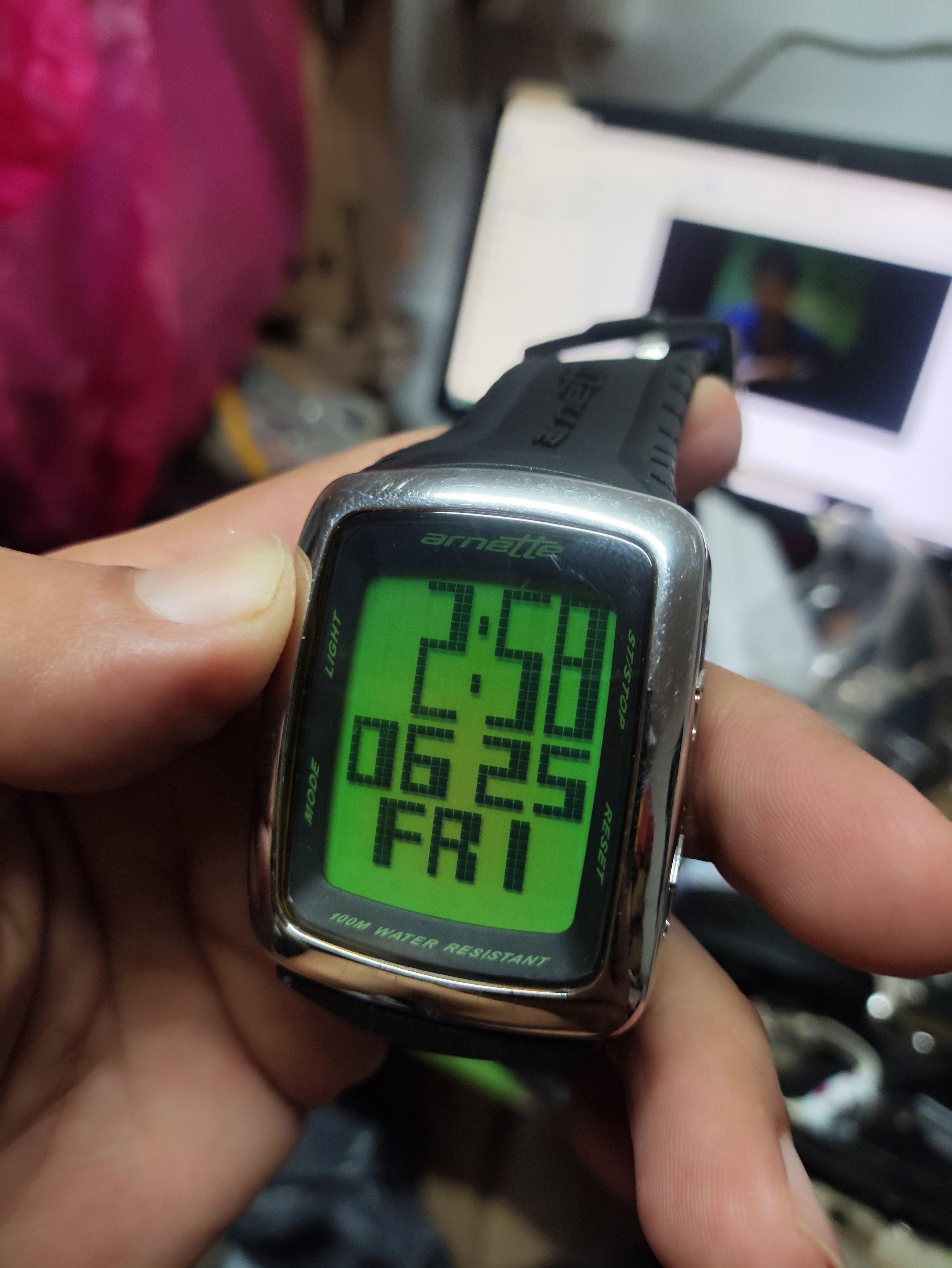 Japanese Brand VINTAGE (ARNETTE ARD2002) DIGITAL WATCH. BIG TANK DESIGN Size ONE SIZE - 4 Thumbnail
