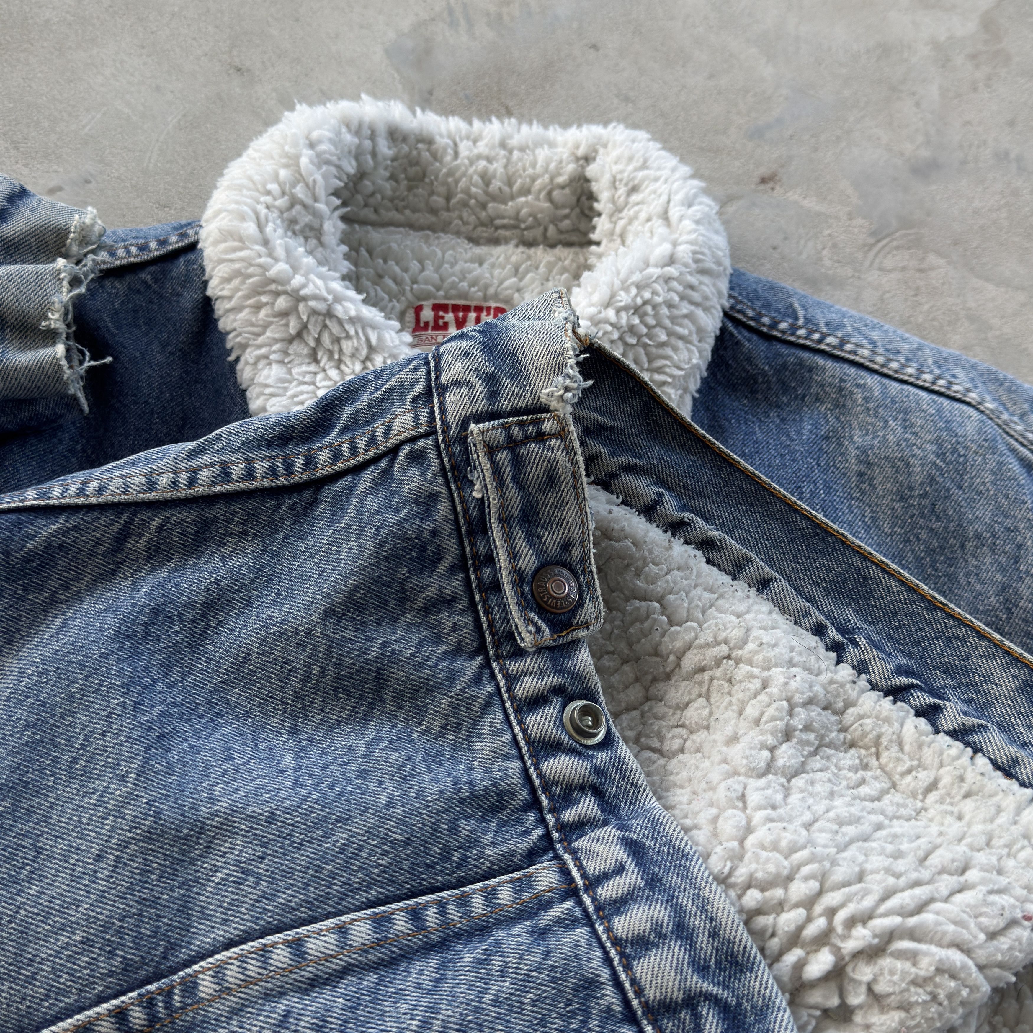 Levi's Levi's Vintage Made In USA Sherpa Denim Trucker Jacket 48 Size US L / EU 52-54 / 3 - 5 Thumbnail