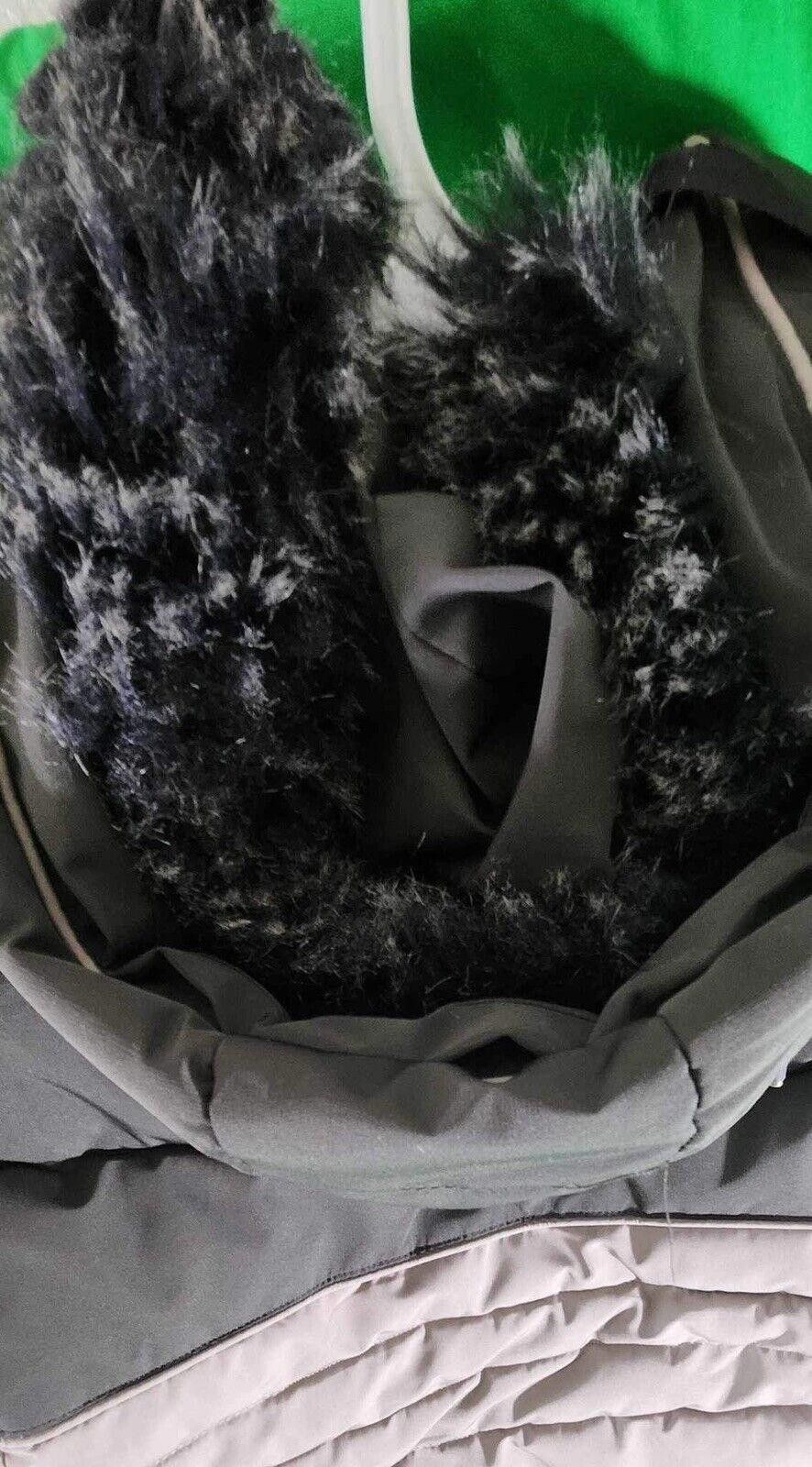 Designer Stylish Black and Gray Puffer Jacket with Faux Fur Hood Size L / US 10 / IT 46 - 4 Thumbnail