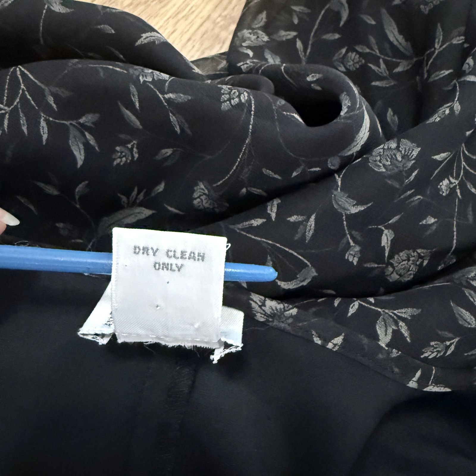 Loft Ann Taylor Loft 6 Petite. Sheer floral print gray on black Size M / US 6-8 / IT 42-44 - 6 Thumbnail