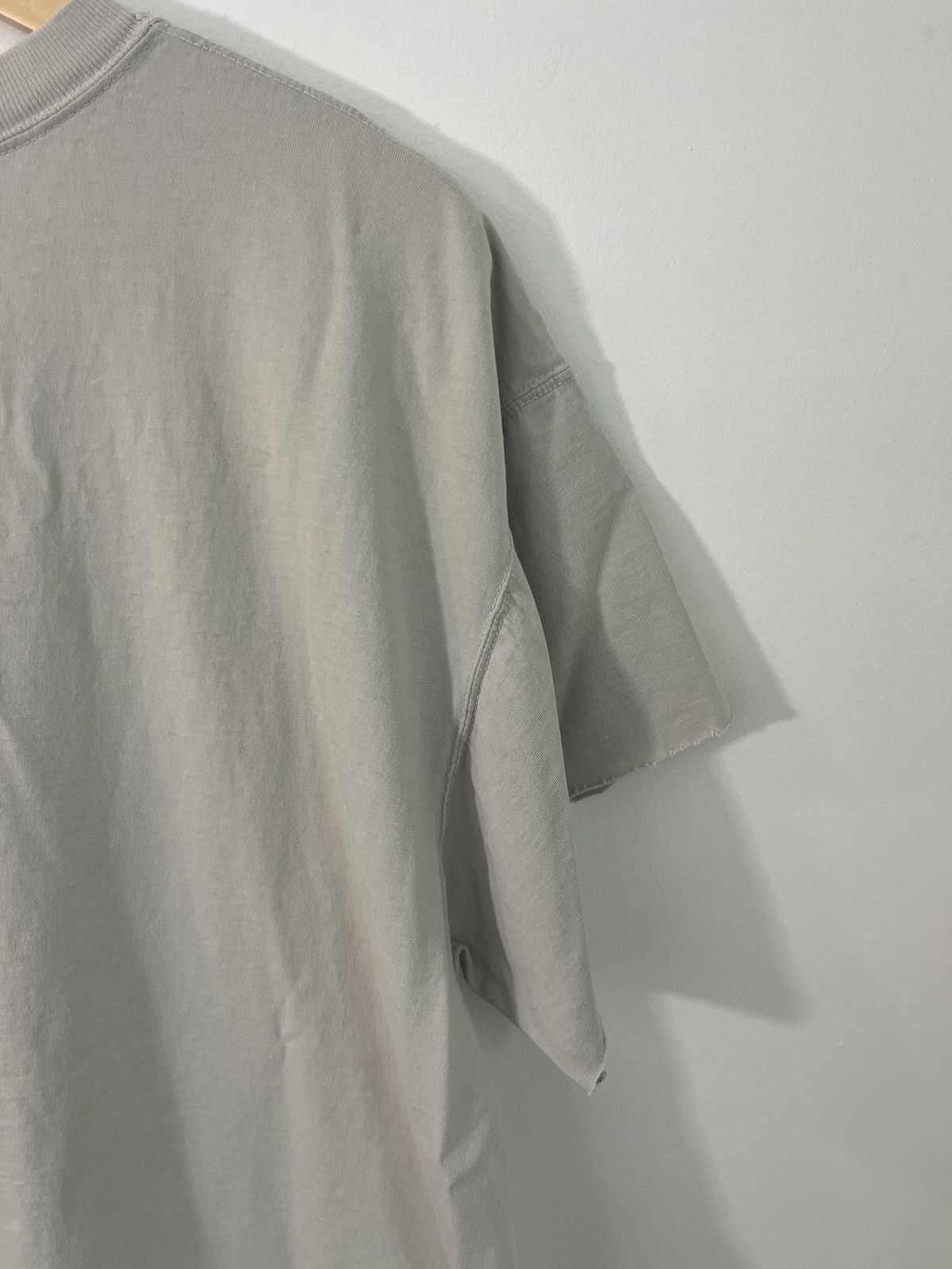 Russell Athletic Blank Distressed Cap Sleeve Faded Basic Tee Size US L / EU 52-54 / 3 - 8 Thumbnail