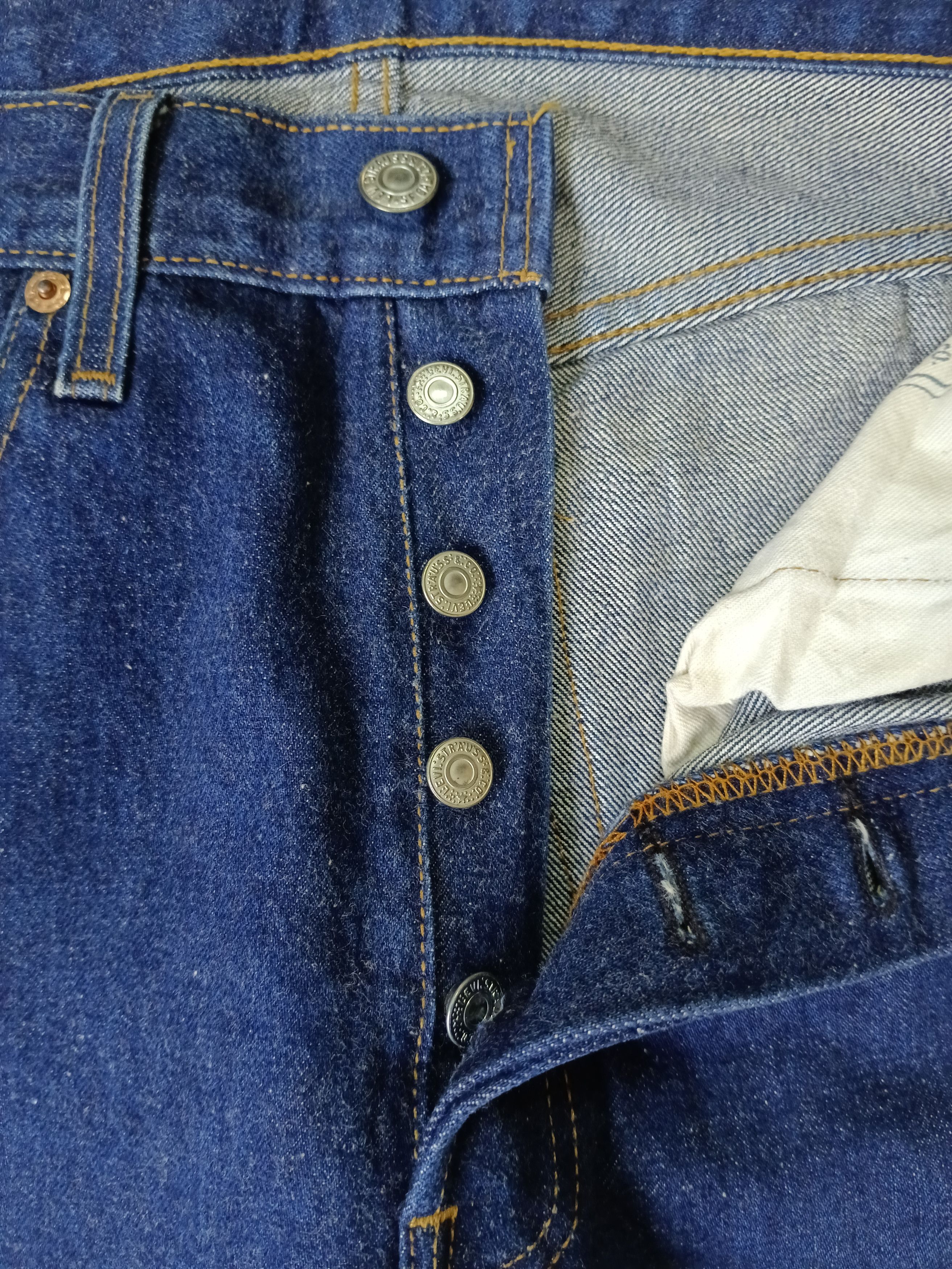 LEVIS VINTAGE 90s 501 BIG E