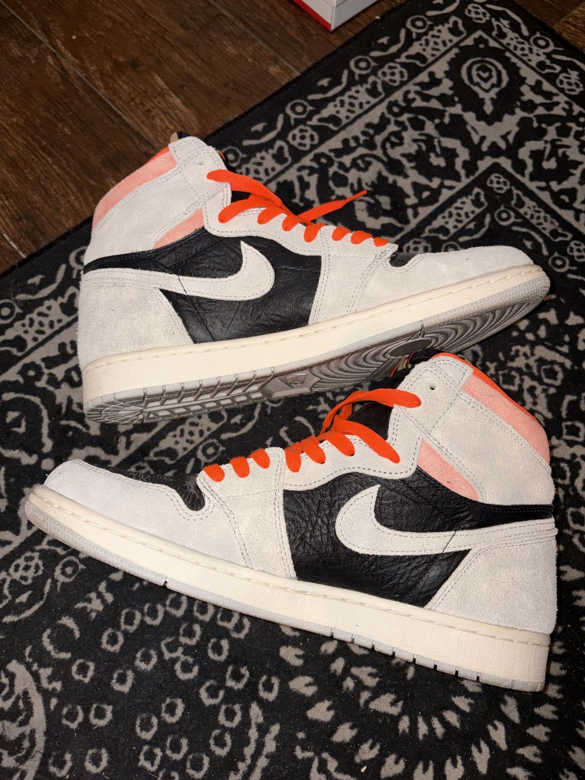 Jordan Brand 2019 Nike Air Jordan 1 Retro High OG Neutral Sneakers Grey Size US 11.5 / EU 44-45 - 3 Thumbnail