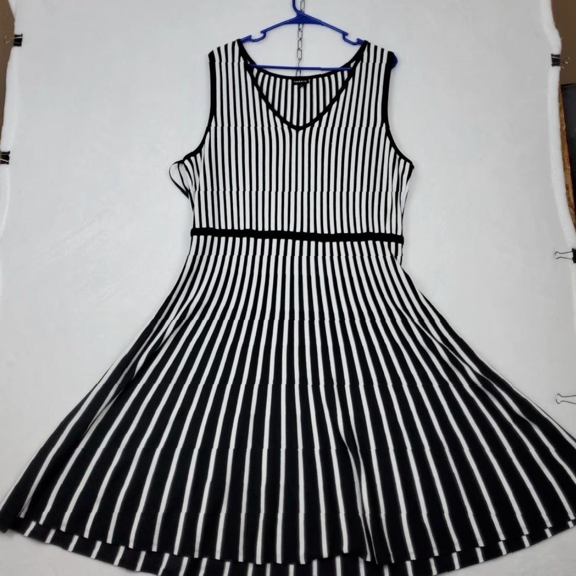 Torrid Torrid Dress Sleeveless Black White Stripe Fit & Flare Midi 2 Plus Size Women Rayon/Polyester Knit XS/S? (Note: This seems incorrect) Size XS / US 0-2 / IT 36-38 - 6 Thumbnail