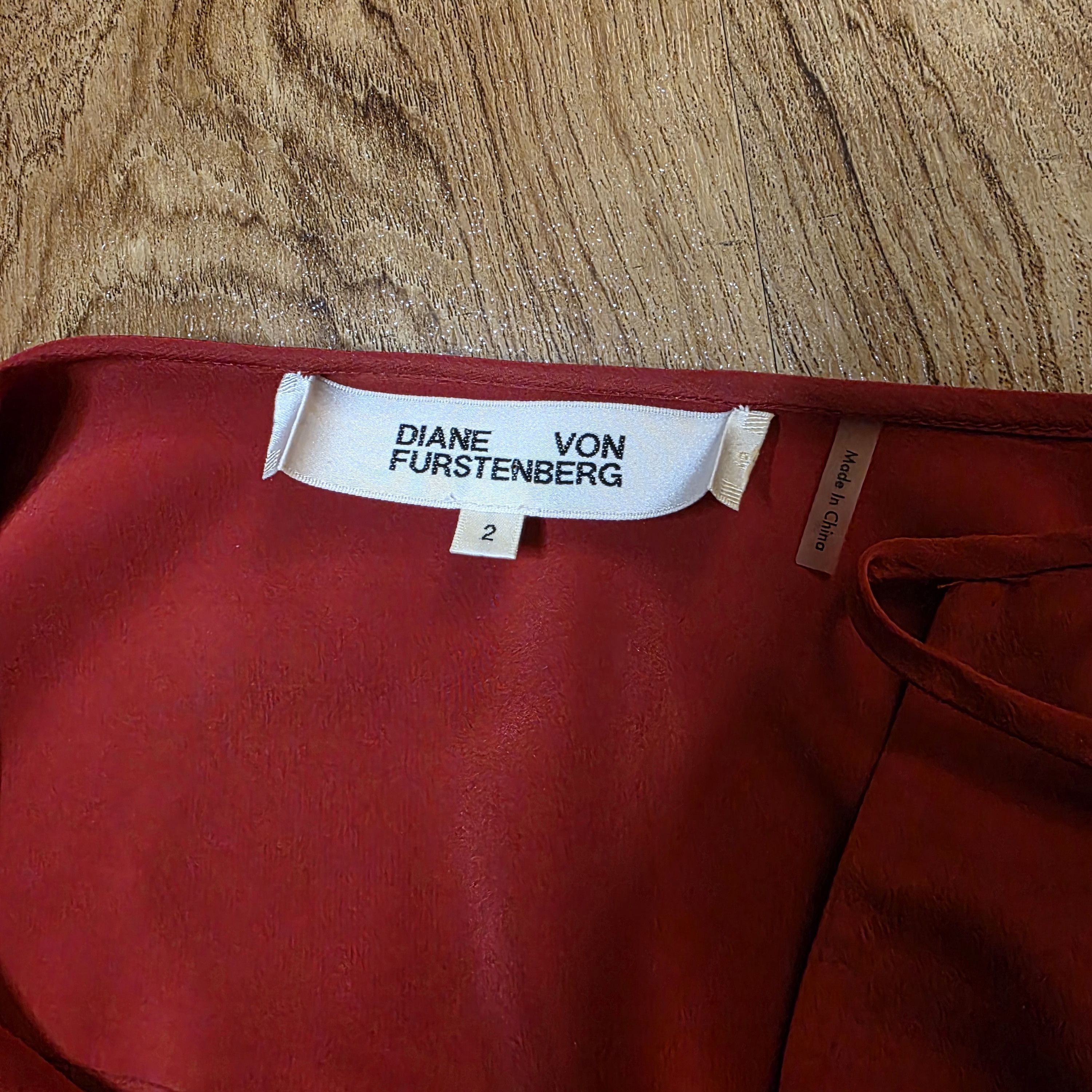 Diane von Furstenberg Diane Von Furstenberg Red Silk Blouse Size XS / US 0-2 / IT 36-38 - 8 Thumbnail