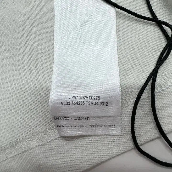Balenciaga Balenciaga Distressed Round Neck Short Sleeve T. Size US S / EU 44-46 / 1 - 7 Thumbnail