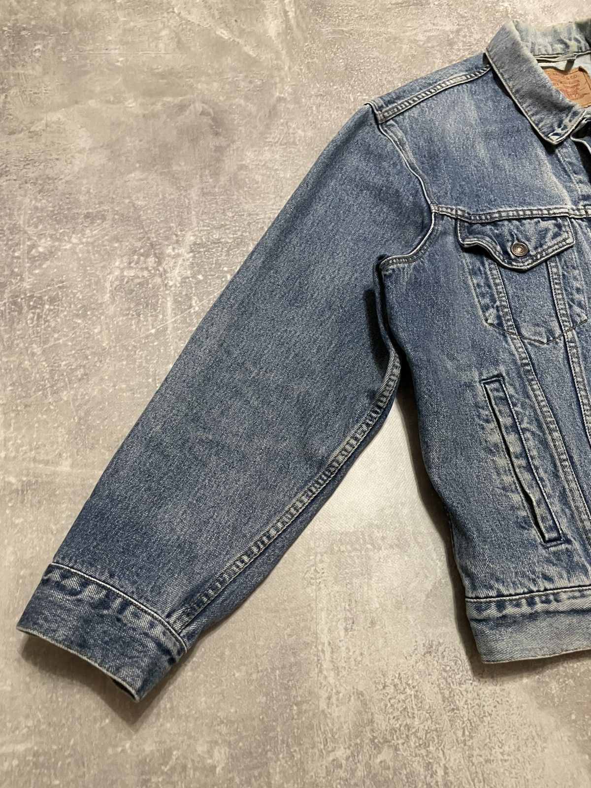 Levi's Vintage Levis Distressed Denim Jacket 90s Size L Men’s Size US L / EU 52-54 / 3 - 4 Thumbnail