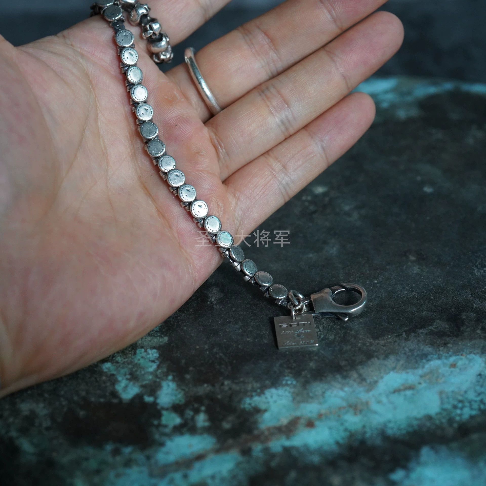 Goti Goti Distressed Shield Serpentine Silver Bracelet S+M+L Size ONE SIZE - 5 Thumbnail