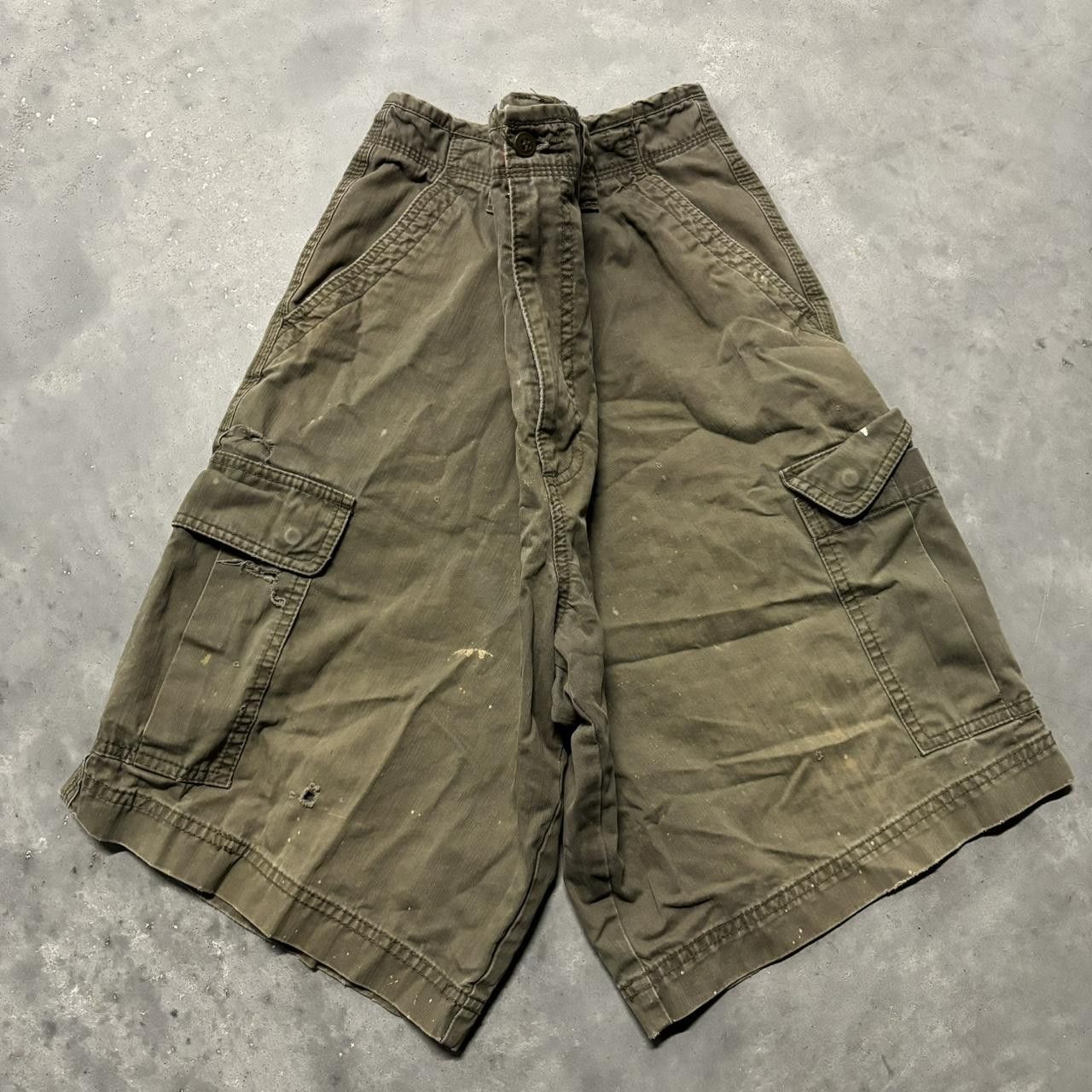 Crazy Vintage Y2K/2000s Baggy Grunge Faded Khaki Earth Tone Skater Cargo Shorts!