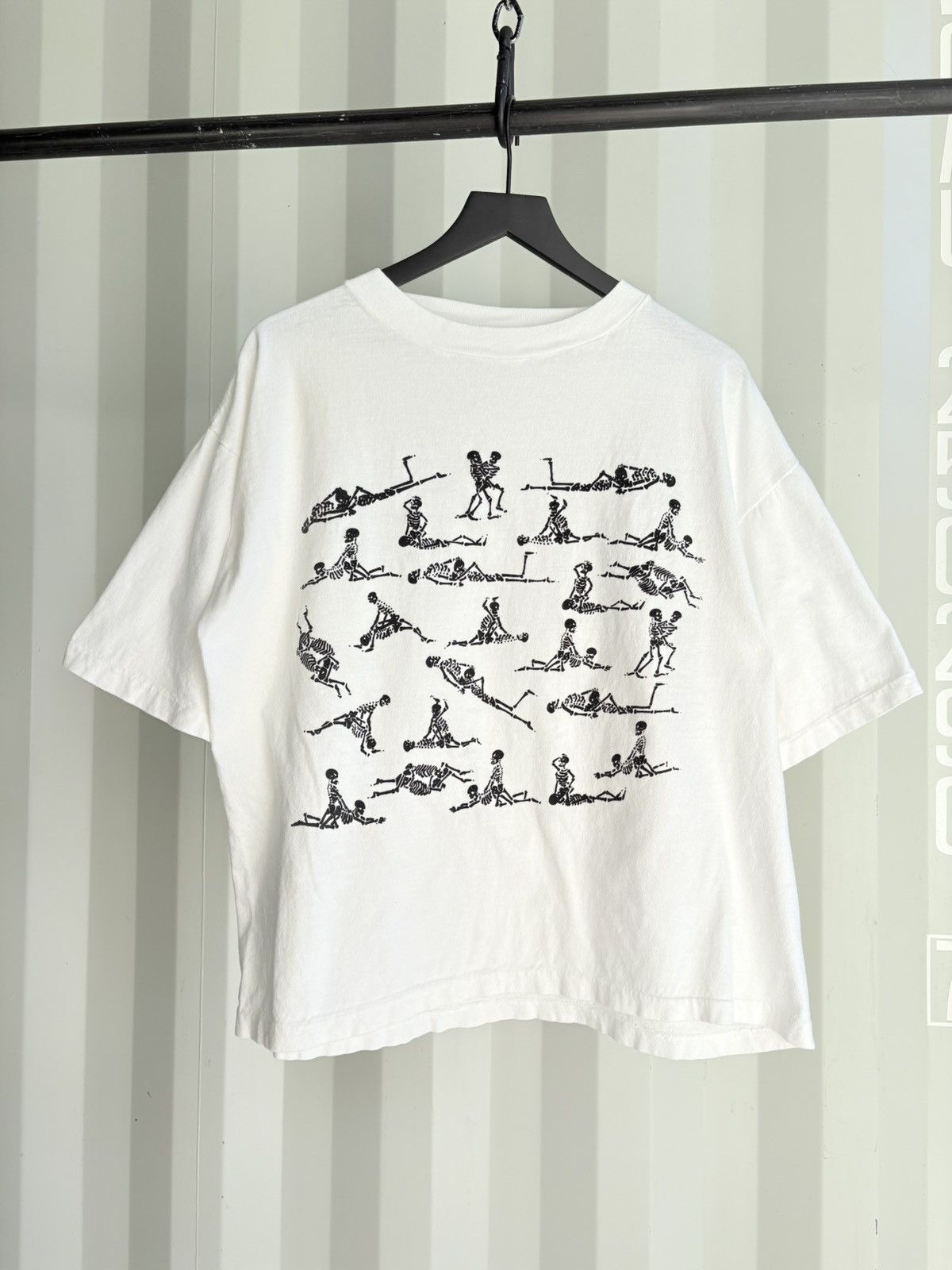 Vintage Vintage Sex Positions Shirt Boxy Faded Grunge Size US XL / EU 56 / 4 - 1 Thumbnail