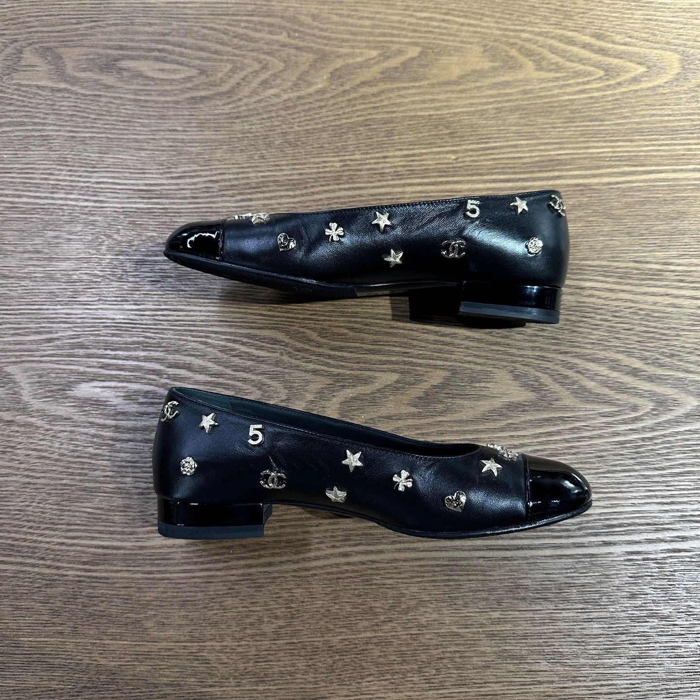 Chanel Chanel may884 Vic Crystal-Embellished Flat Shoes 35.5 Size US 5 / IT 35 - 4 Thumbnail