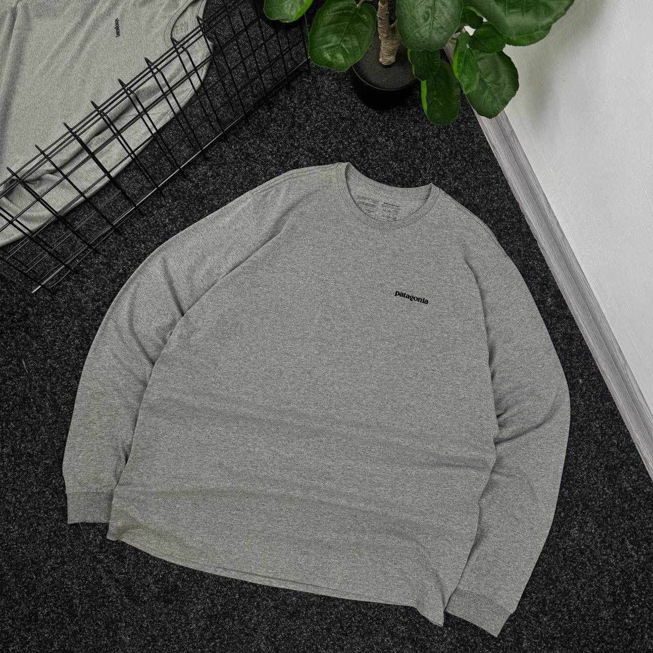 Patagonia Patagonia big logo Gorpcore style longsleeve techwear y2k Size US XL / EU 56 / 4 - 3 Thumbnail
