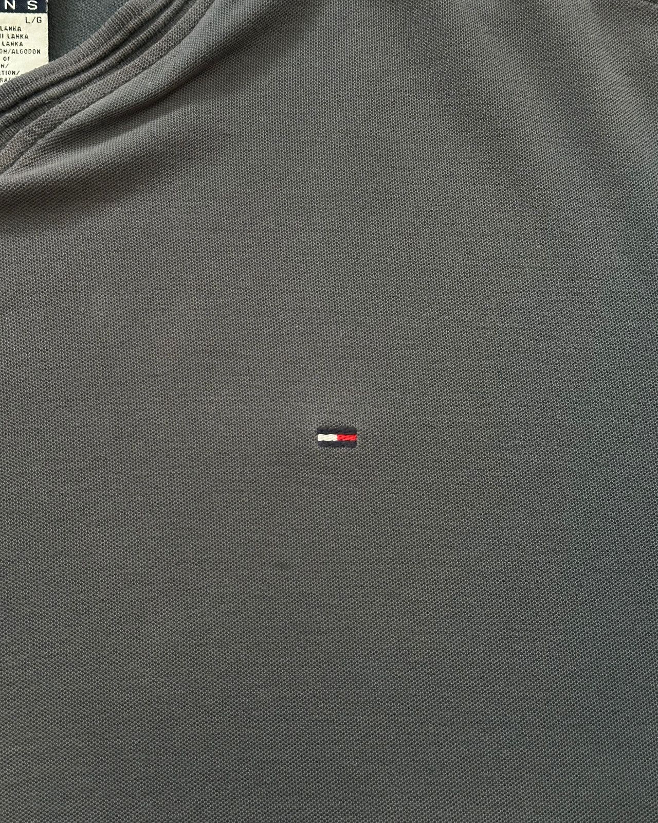 Tommy Hilfiger Vintage Tommy Hilfiger Gray V-Neck T-Shirt - Size Large Size US L / EU 52-54 / 3 - 3 Thumbnail