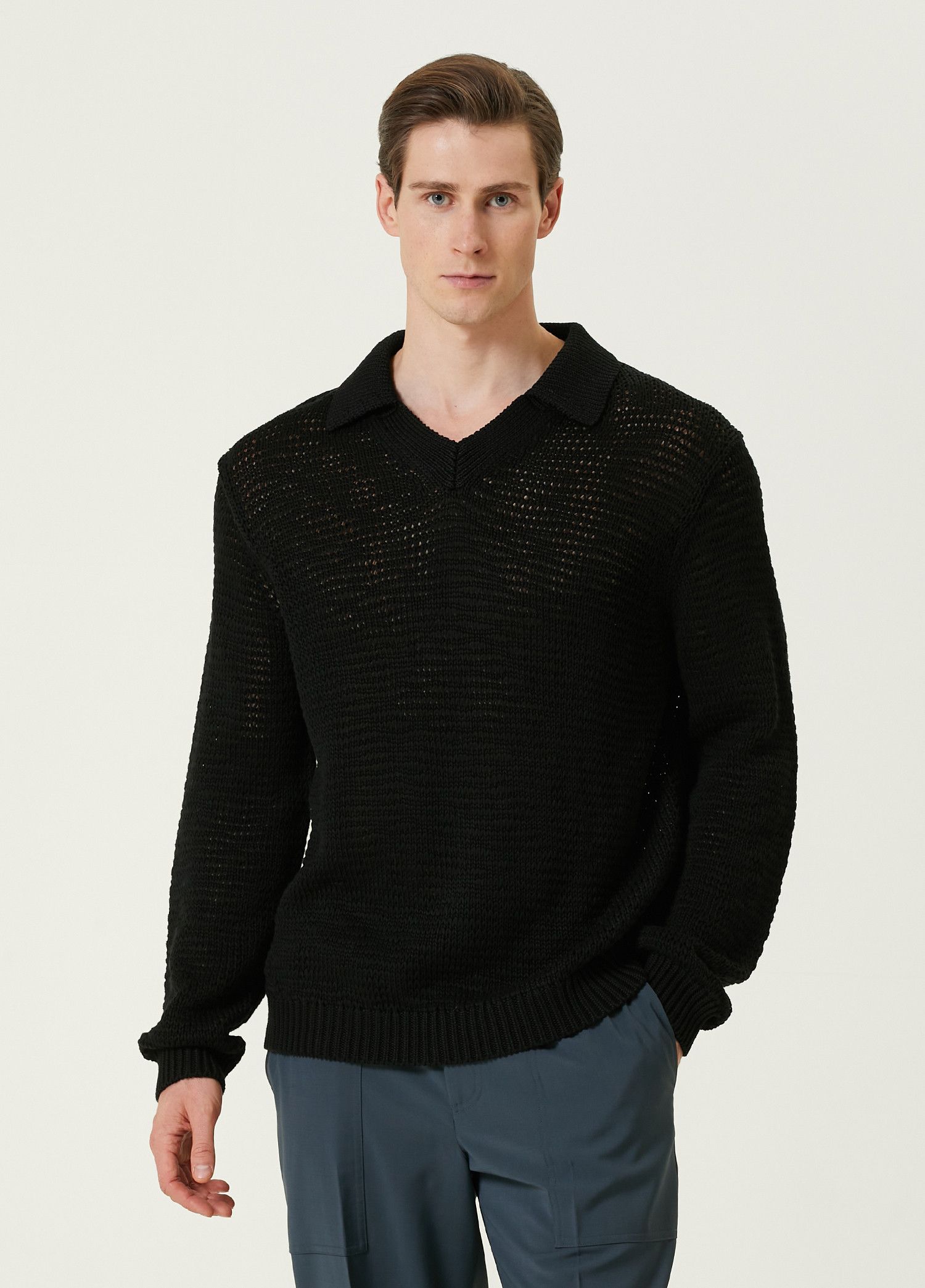 Helmut Lang HELMUT LANG Zach black loosely knit v neck cotton sweater Size US L / EU 52-54 / 3 - 1 Thumbnail