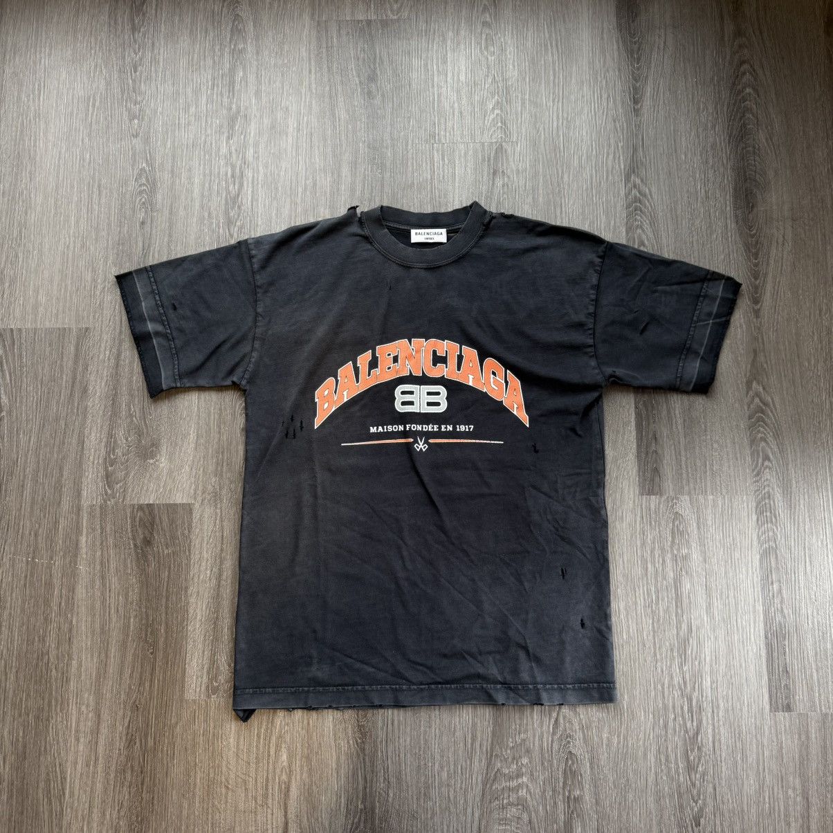 Balenciaga Balenciaga Maison Distressed T-shirt *XS Size US XS / EU 42 / 0 - 1 Thumbnail