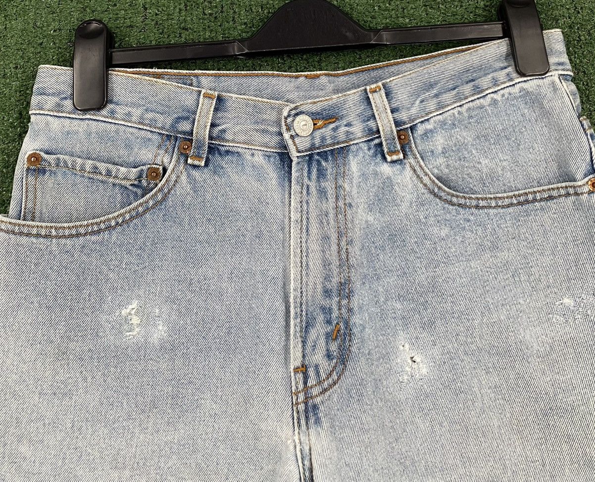 Levi's Vintage Clothing Y2K Levi’s 550 Relaxed Fit Jean Distressed Hemmed Shorts 31 Size US 31 - 2 Thumbnail