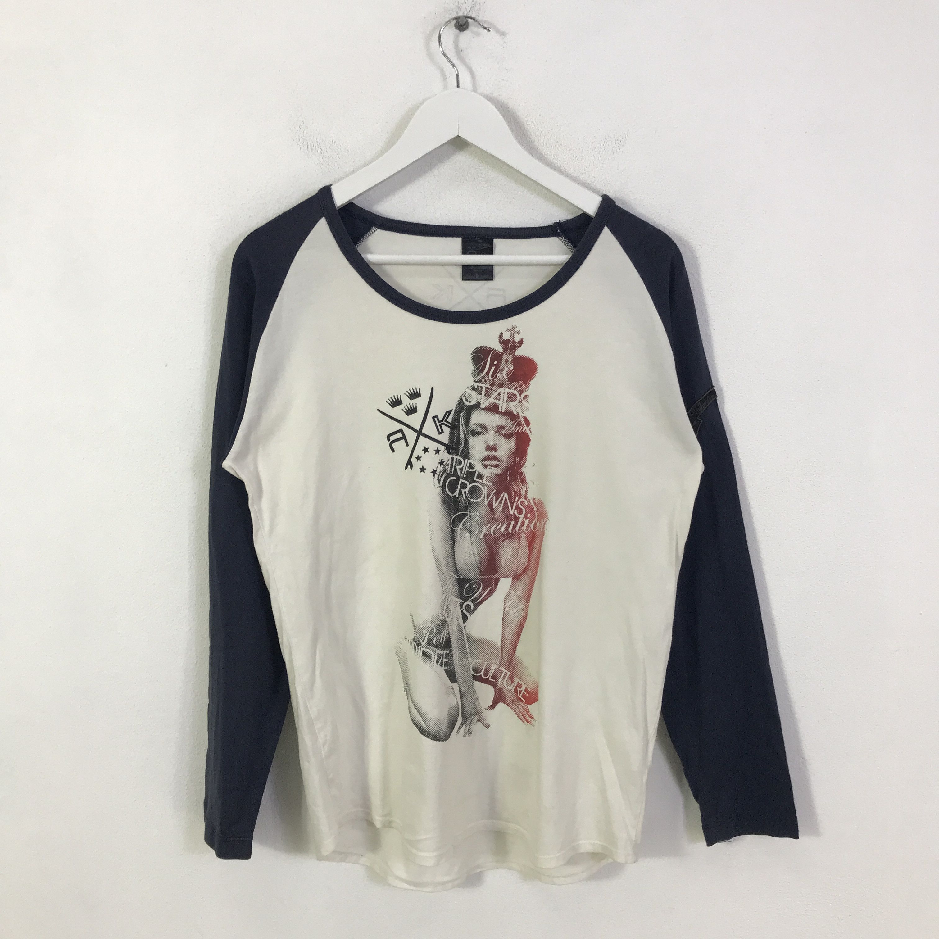 Japanese Brand russ-k triple sexy design crowns t-shirt K117B6 Size US L / EU 52-54 / 3 - 1 Thumbnail