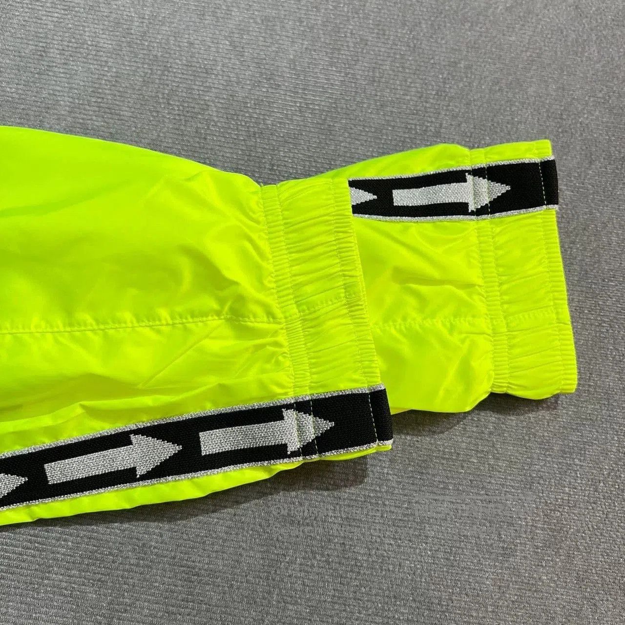 Off-White Off-White Neon Green Arrow Zip Jacket. Size US L / EU 52-54 / 3 - 7 Thumbnail