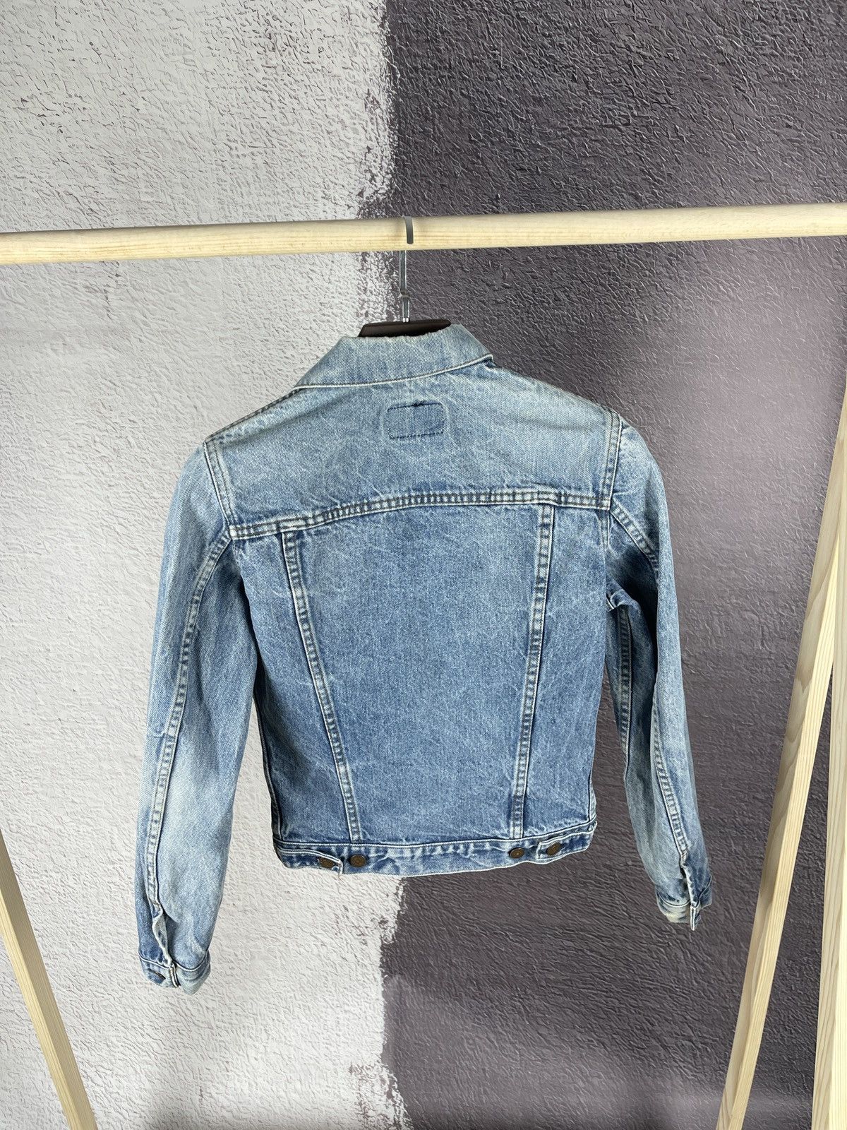 Levi's Levi’s vintage 80s blue faded made in France denim jacket Size XS / US 0-2 / IT 36-38 - 13 Thumbnail
