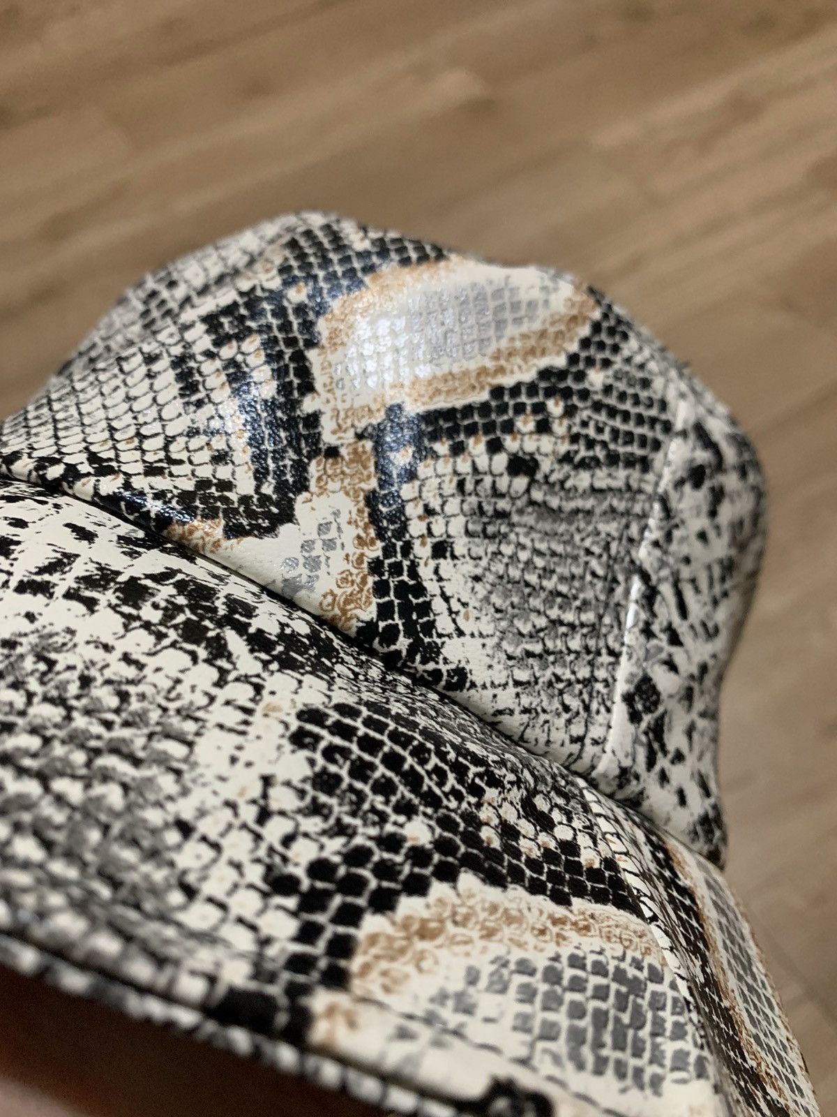 Japanese Brand Bucket Hat Snake Skin Printed Size ONE SIZE - 9 Thumbnail