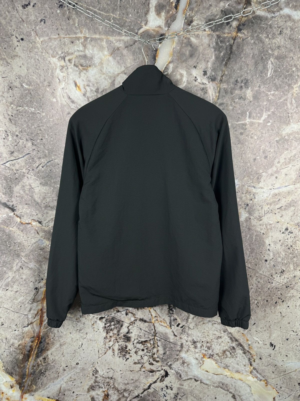 Nike Men’s Nike Light Wind Jacket Black Streetwear Size Small Size US S / EU 44-46 / 1 - 9 Thumbnail