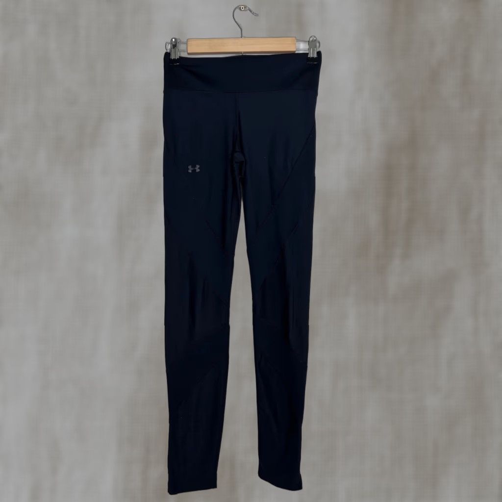 Under Armour Under Armour Leggings Womens Small Fitted Heatgear Black Ankle 26x30 Activewear Shirt? Size 28" / US 6 / IT 42 - 1 Thumbnail