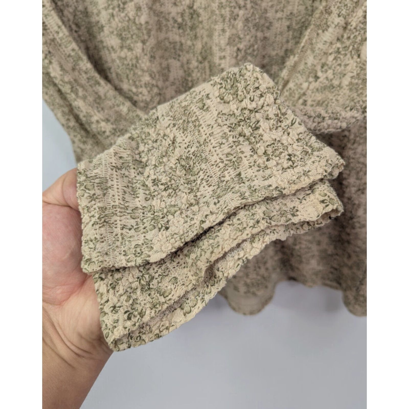 J. Jill J. Jill Blouse Shirt Womens Beige Floral Long Sleeve Round Neck L Regular Stretch Chiffon Lined Bell Sleeve Casual Modern Size L / US 10 / IT 46 - 2 Thumbnail