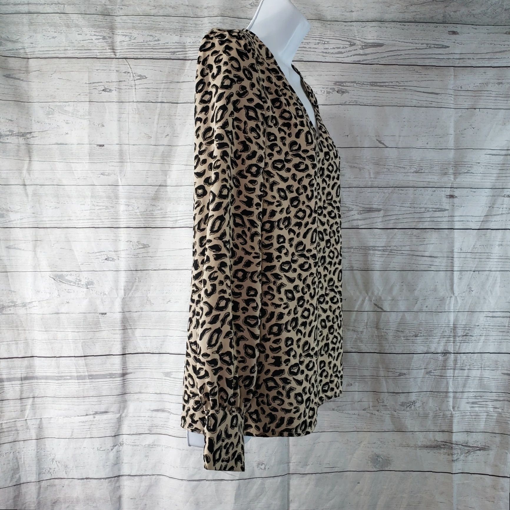 Vintage Halogen Womens Blouse Popover V-Neck Long Sleeve Animal Print Brown Black Size S Small Sleeves Size S / US 4 / IT 40 - 3 Thumbnail
