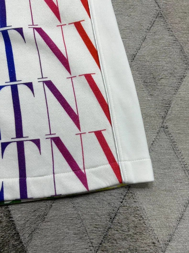 Valentino Valentino Full logo shorts Size US 32 / EU 48 - 6 Thumbnail