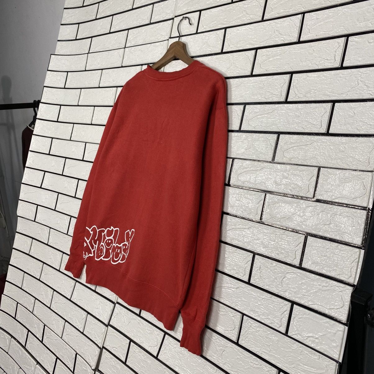 Japanese Brand 📌Vintage Sweatshirt Smiley Face Big Logo Over Print Size US L / EU 52-54 / 3 - 11 Thumbnail