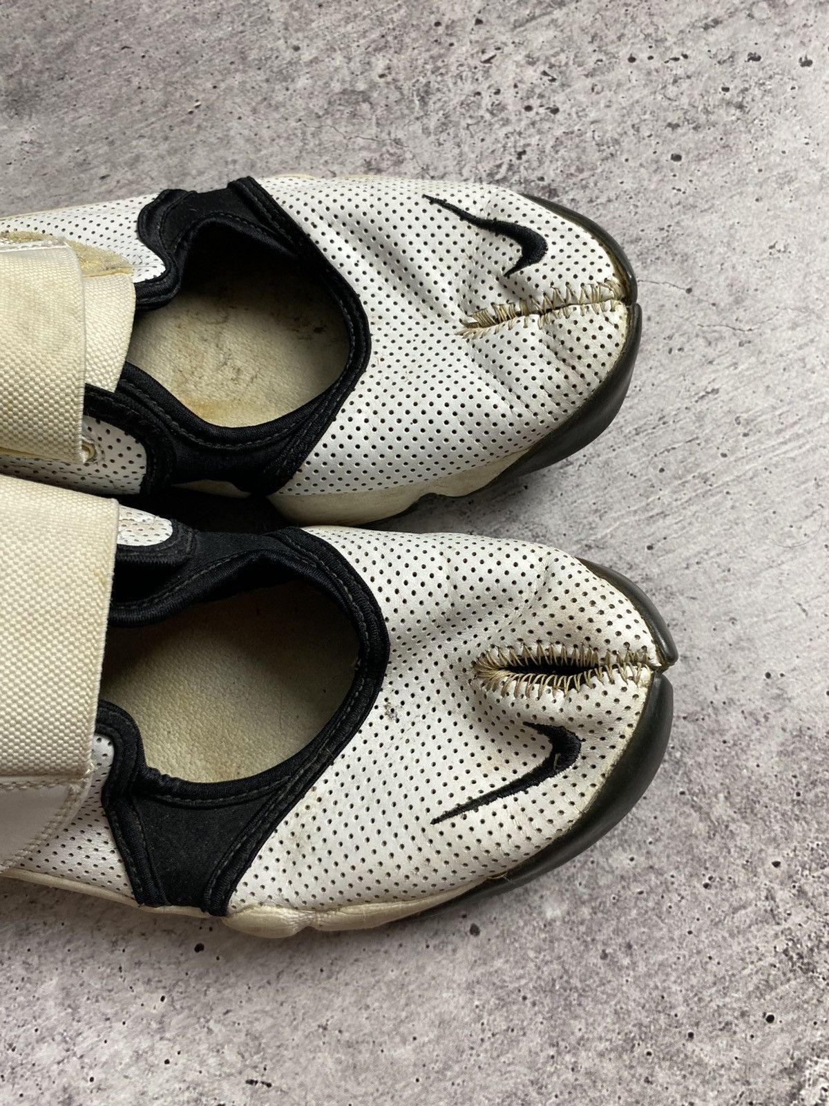 Nike Vintage Tabi Nike Rift Sneakers Size US 9 / EU 42 - 10 Thumbnail