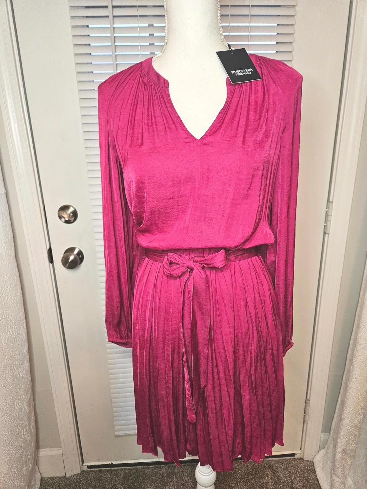 Designer Nwt Vera Women's Pleated Fusia Dress with Belt H117 Size XS / US 0-2 / IT 36-38 - 1 Thumbnail