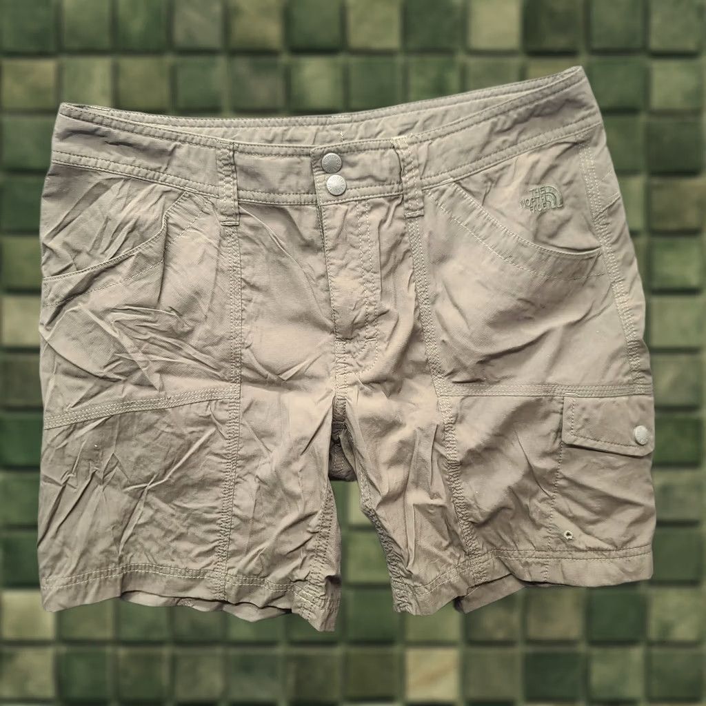 The North Face The North Face Cargo Shorts Mens Relaxed 8 6" Inseam Green Nylon Cargo Pocket Outdoor Hiking Size 30" / US 8 / IT 44 - 1 Thumbnail