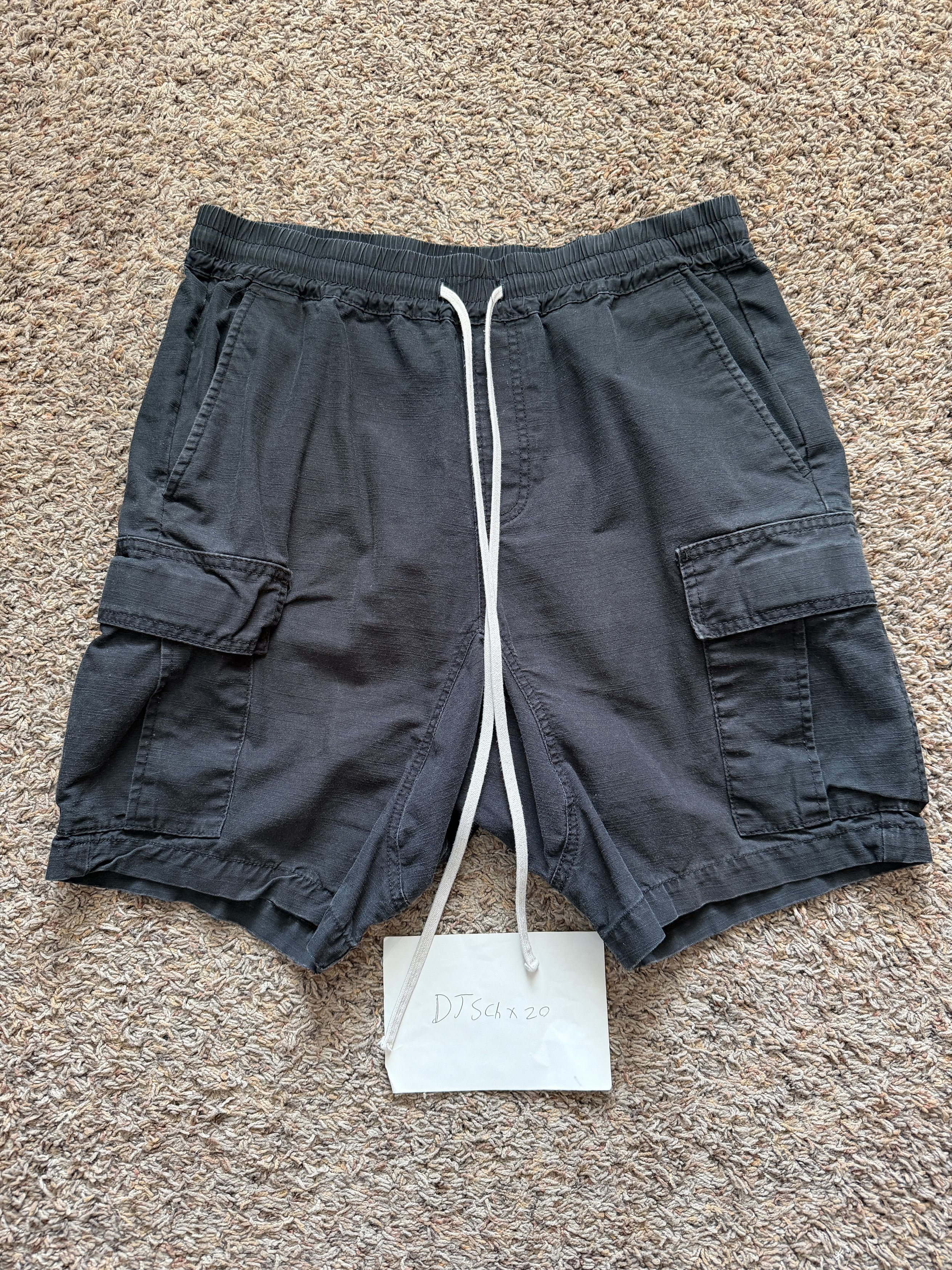 Fear of God (FOG) Essentials Cargo Shorts in Black