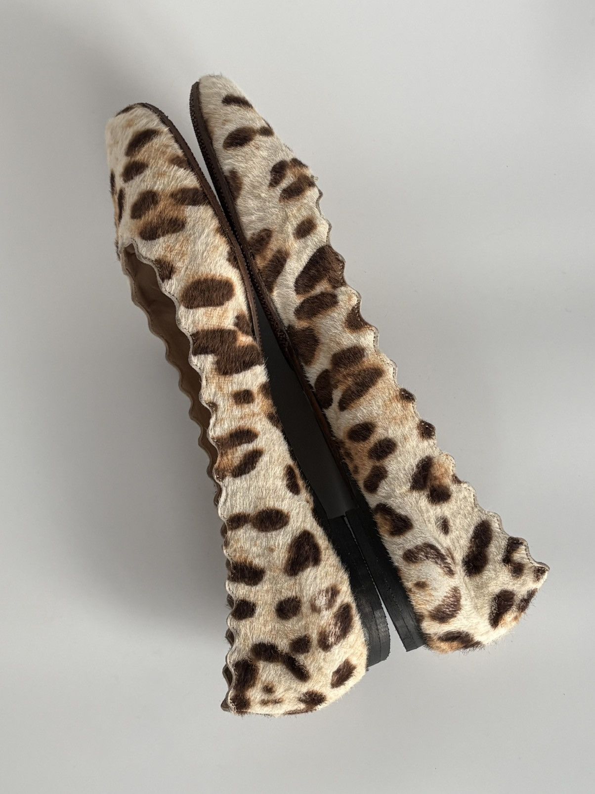 Chloe Chloe Leopard Print Calf Hair Scalloped Ballet Flats 37 US 7 Size US 7 / IT 37 - 6 Thumbnail