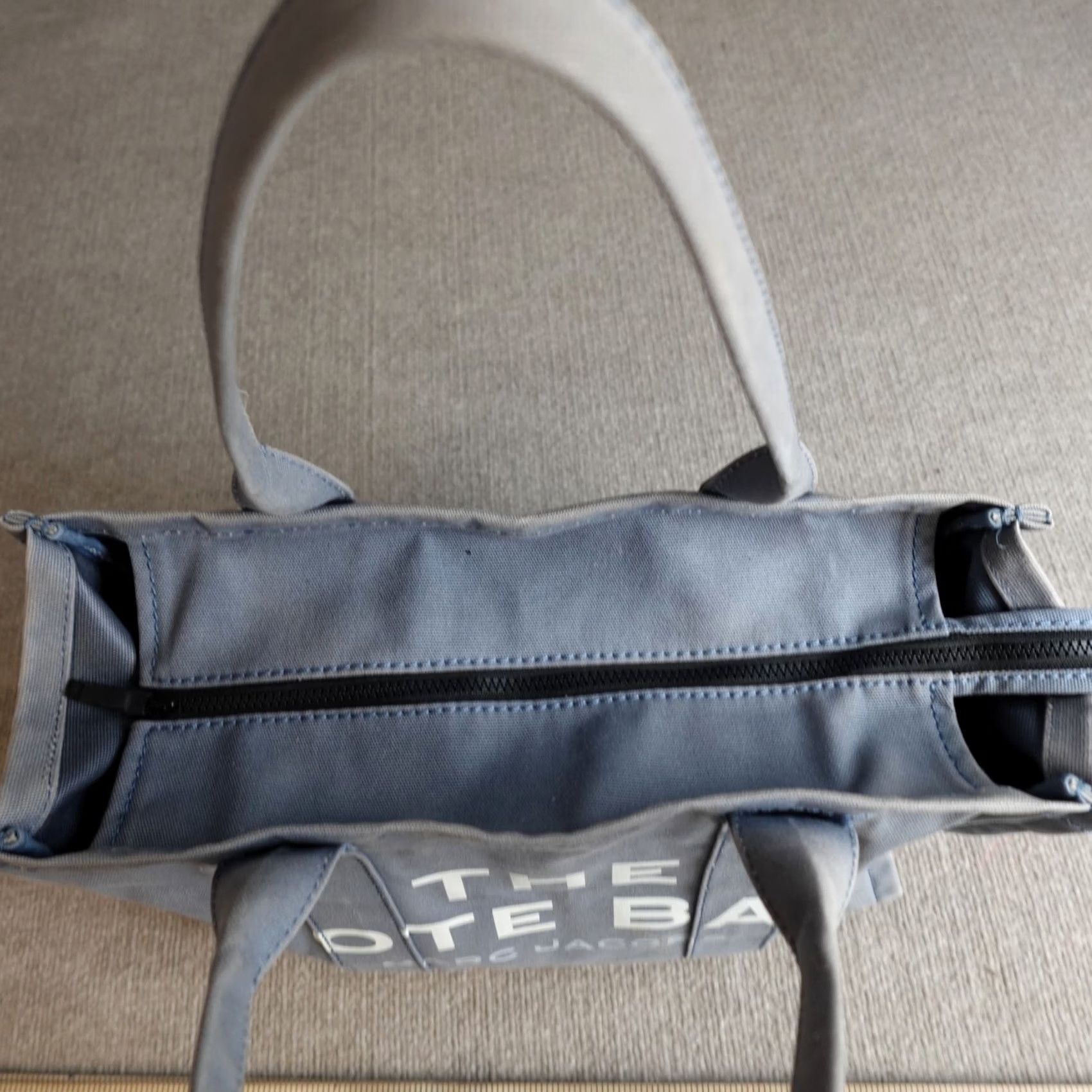 Marc Jacobs VINTAGE Marc Jacobs The Tote Bag Blue Canvas Zip Top Tote Bag Womens Large Blue Canvas Zip Top Inner Pockets 90s? Size L / US 10 / IT 46 - 5 Thumbnail