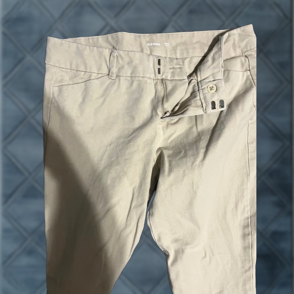 Old Navy Old Navy Pants Women Size 6 Beige Pockets Ankle Slim Cotton Blend Flat Front Regular Front Type: Pants Size 28" / US 6 / IT 42 - 1 Thumbnail