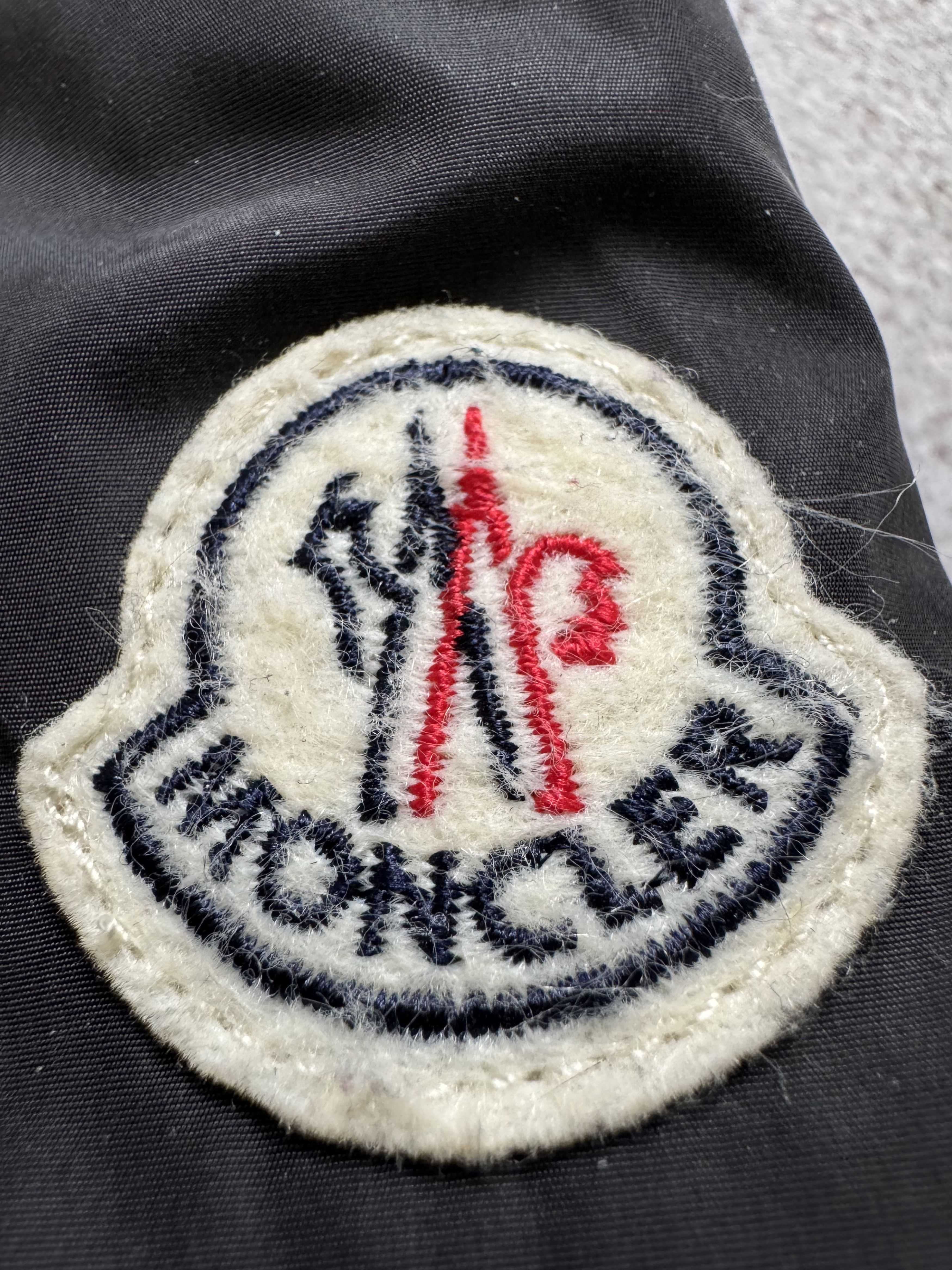 Moncler Moncler womens Cobaye hooded puffer jacket Size L / US 10 / IT 46 - 10 Thumbnail