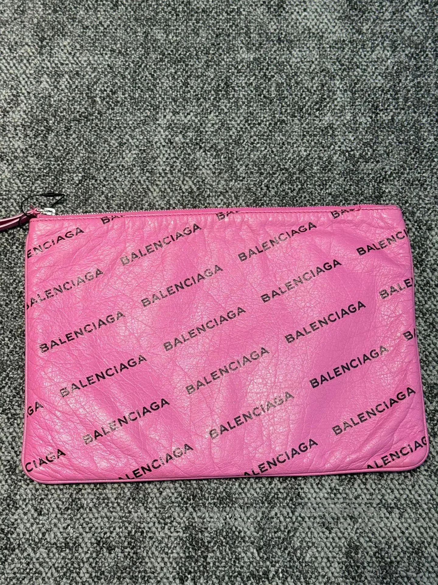Balenciaga Balenciaga Pink Logo Clutch. Size ONE SIZE - 1 Thumbnail
