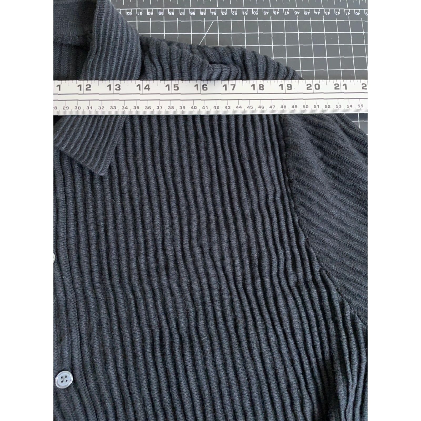 Abercrombie & Fitch Abercrombie & Fitch Knit Short Sleeve Shirt Men XL Black Preppy Retro Button-Up Collared Cotton Nylon Viscose Size US XL / EU 56 / 4 - 6 Thumbnail