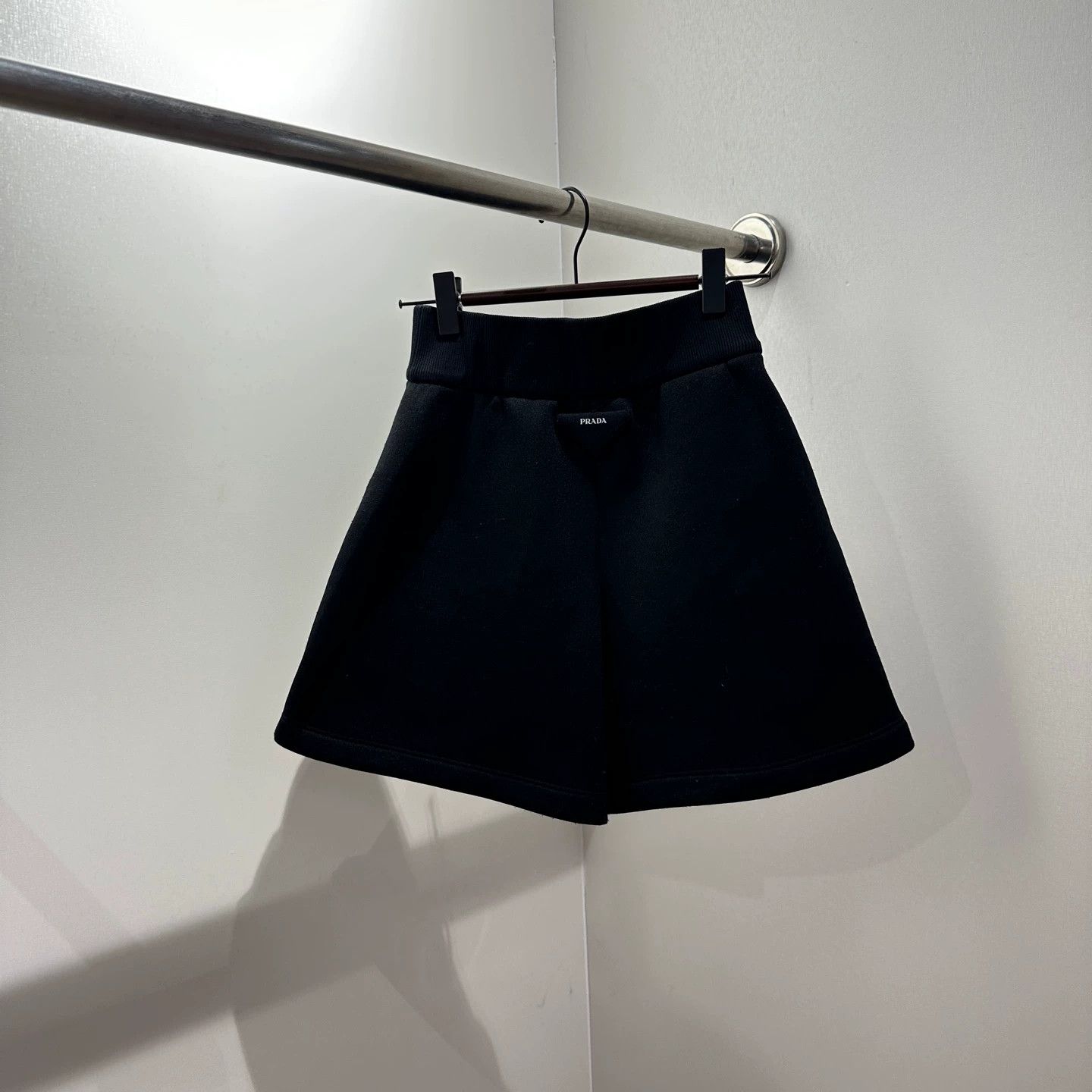 Prada Prada may299 Triangle Logo Space Cotton Shorts Size 25" / US 0 / IT 36 - 1 Thumbnail