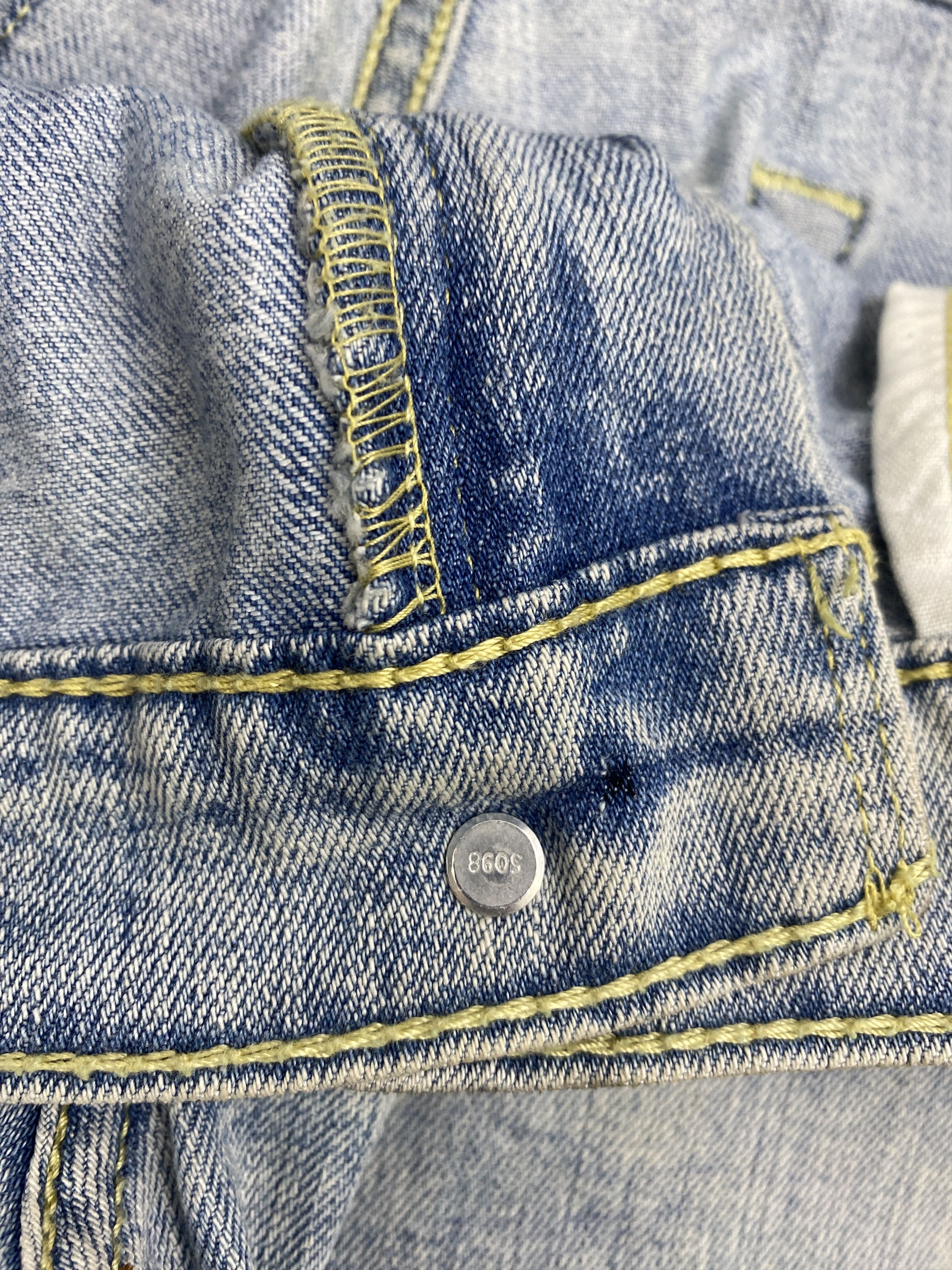 Levi's Vintage Levis 521 Denizen Light Wash Jeans S0030 Size US 34 / EU 50 - 17 Thumbnail